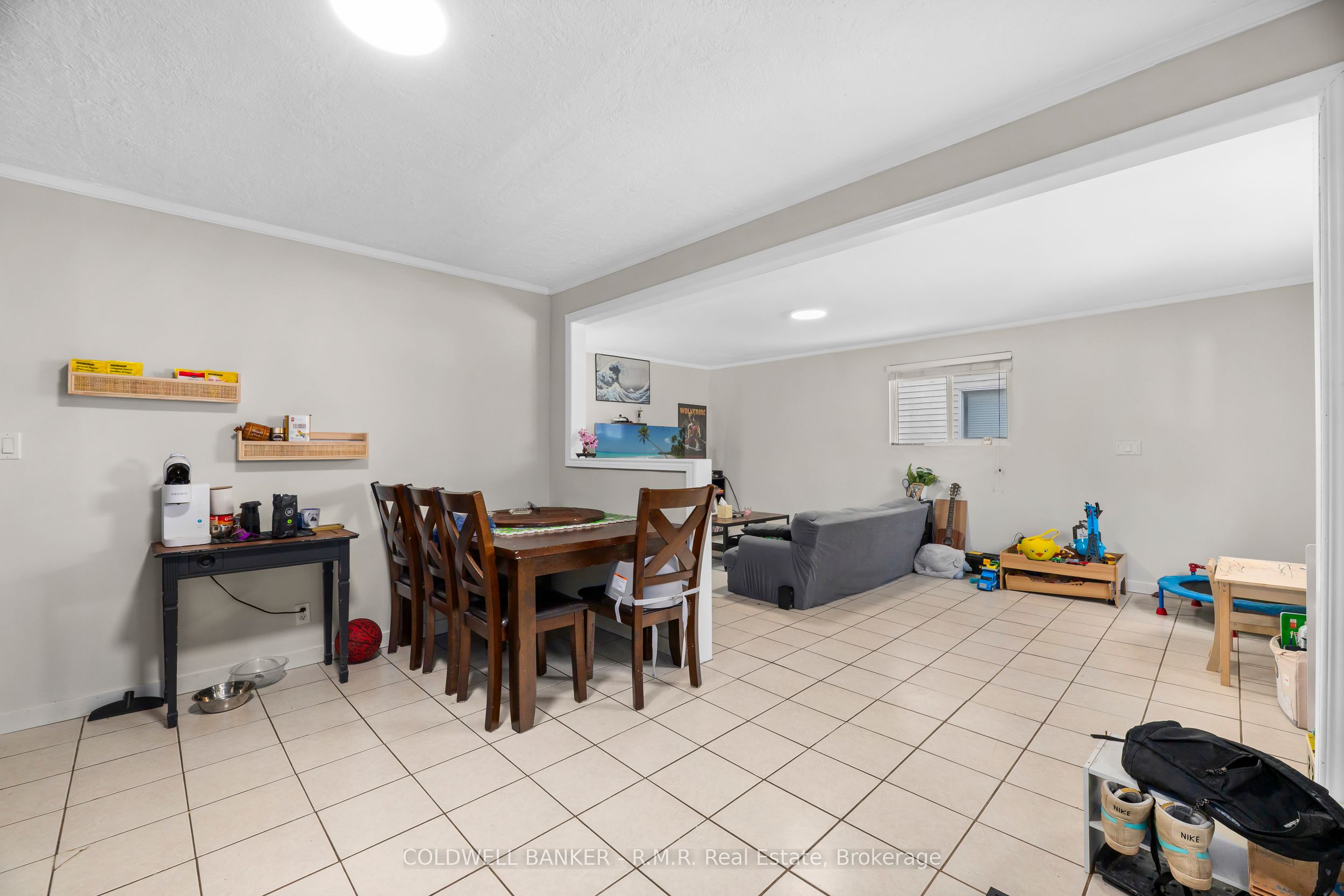 371 John Street Property Photo 10