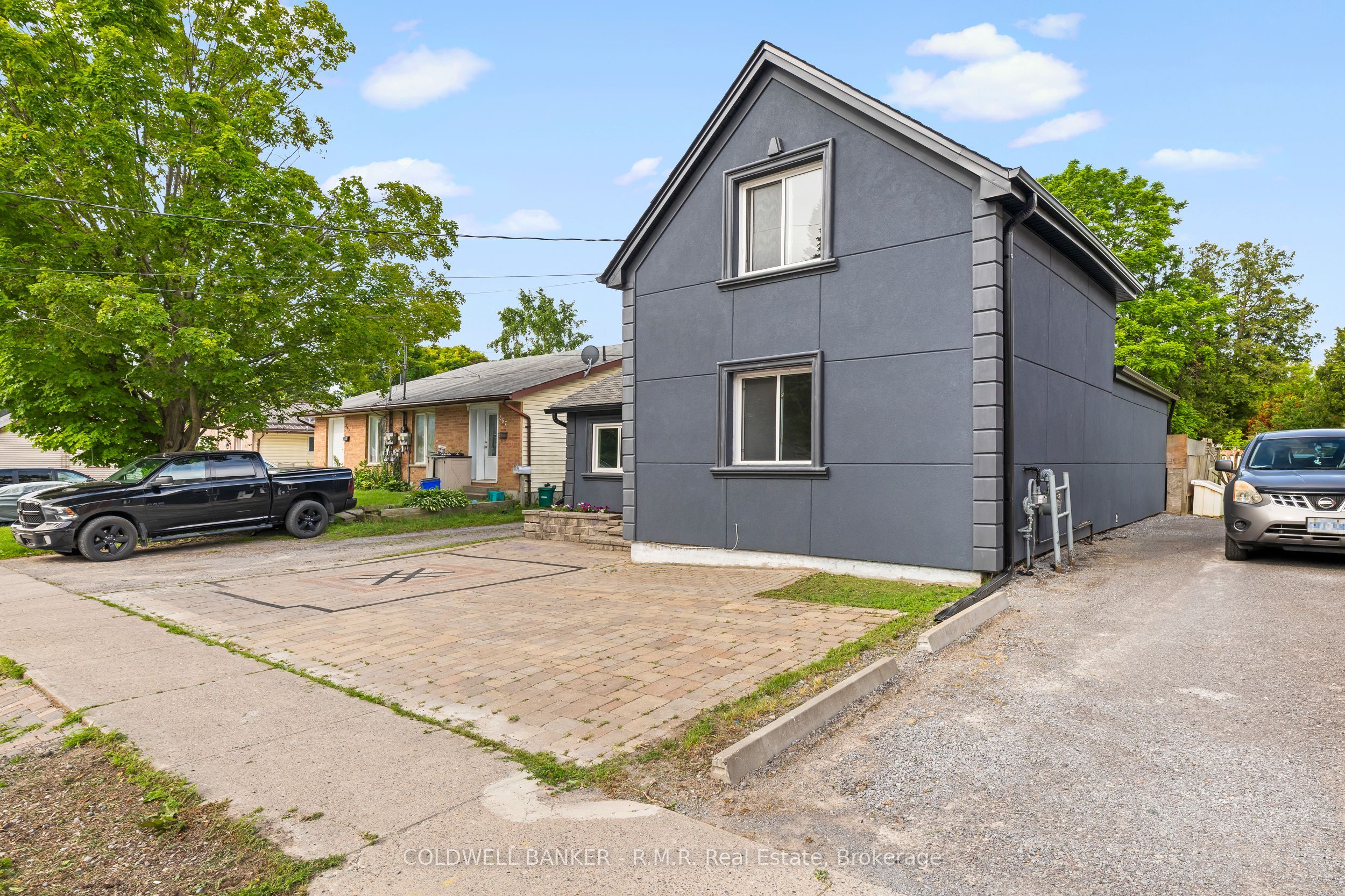 371 John Street Property Photo 20
