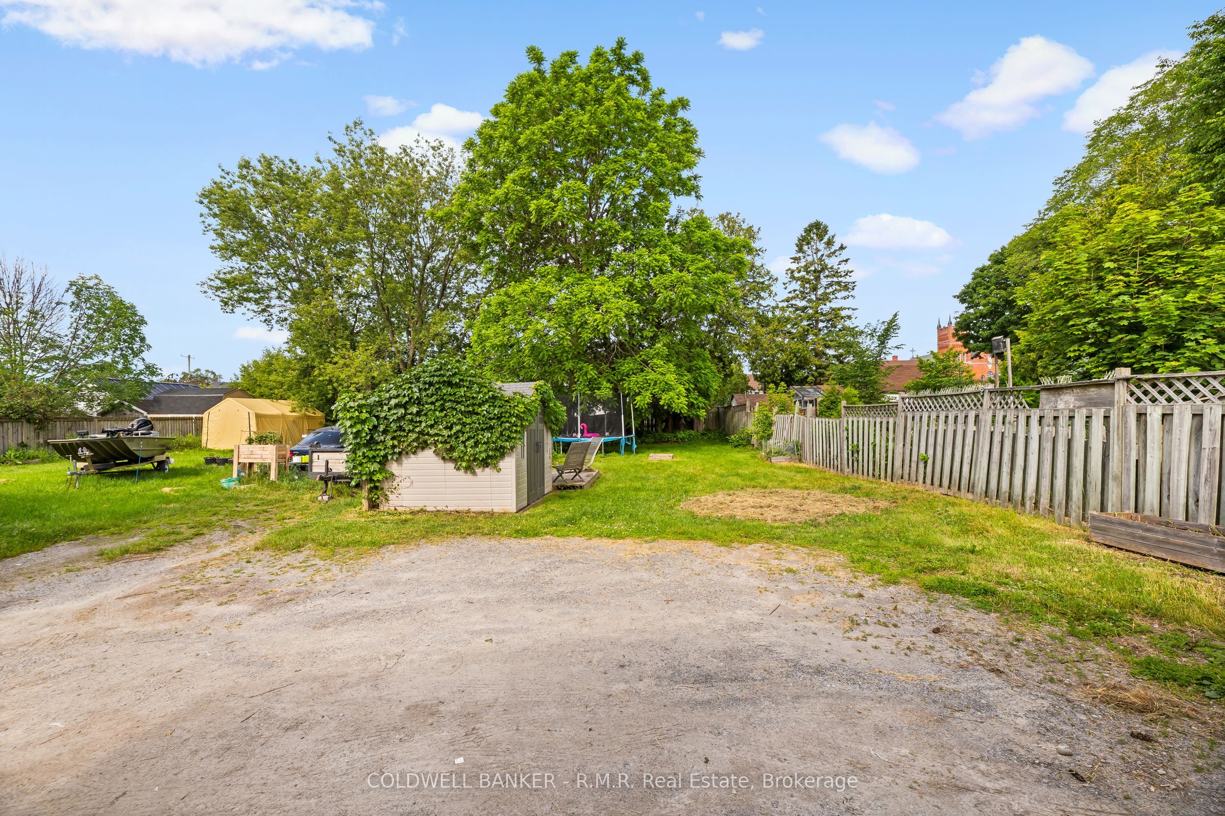371 John Street Property Photo 22