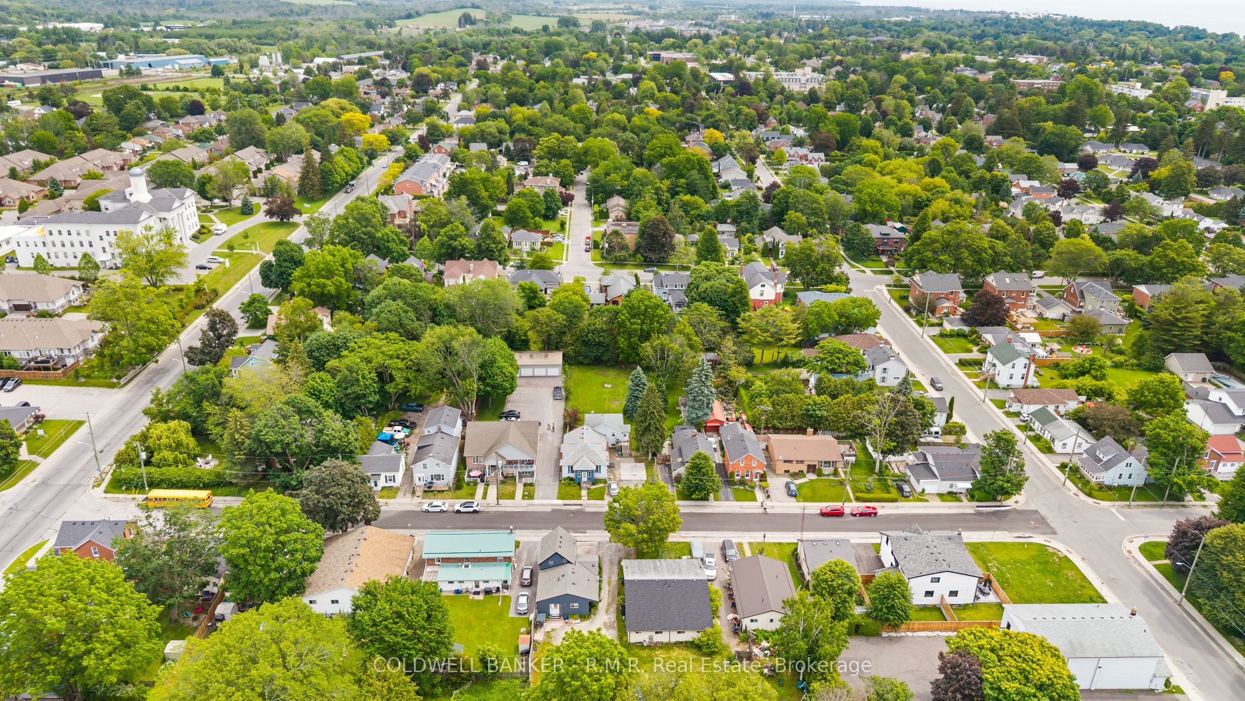 371 John Street Property Photo 27