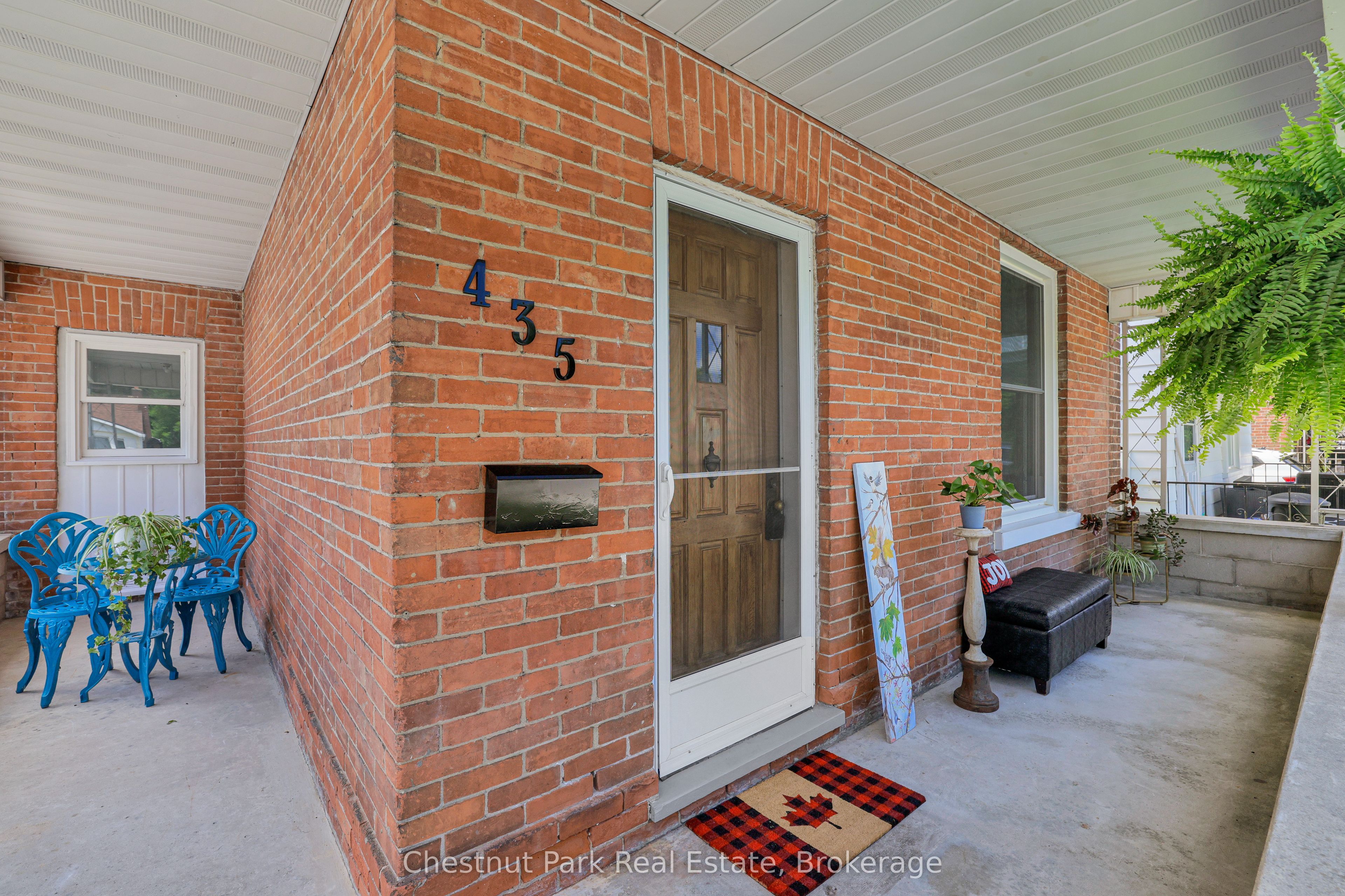 435 13th Street W Property Photo 5