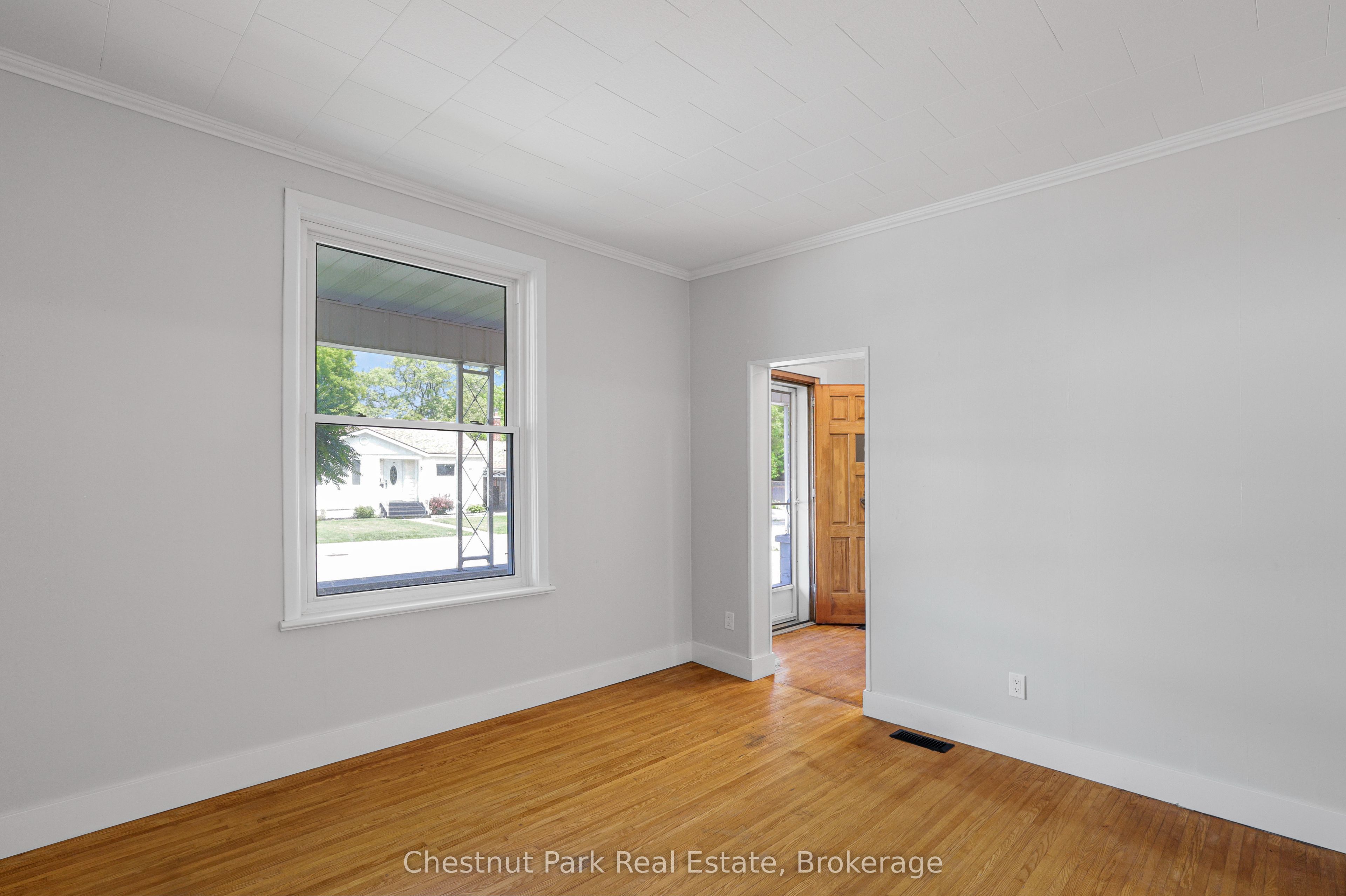 435 13th Street W Property Photo 7