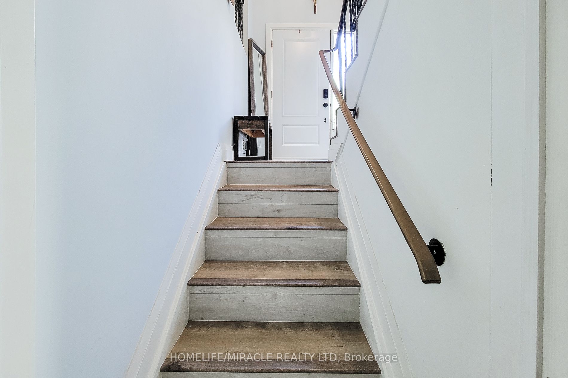 12 Maitland Avenue E Property Photo 34