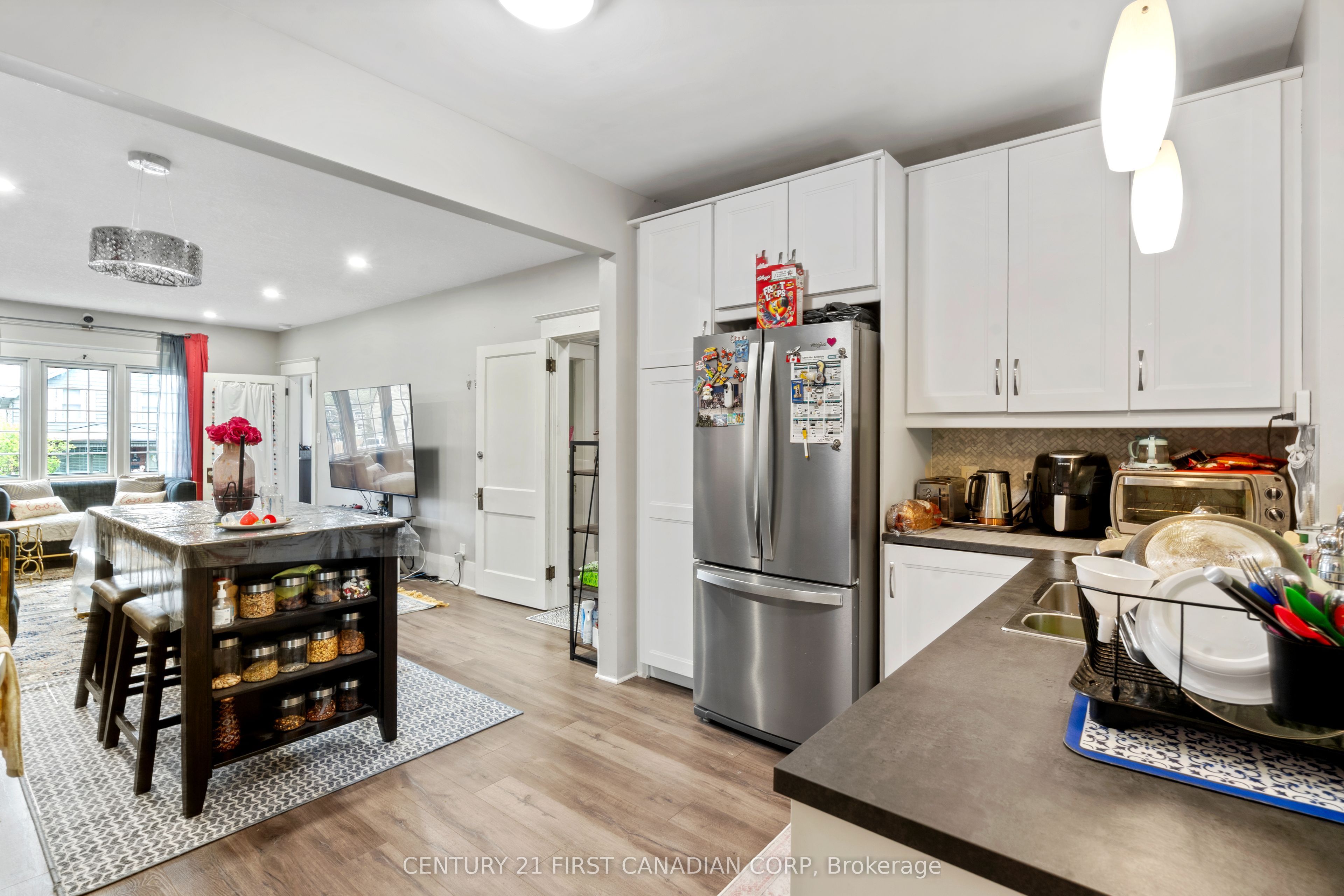 594 Highbury Avenue N Property Photo 12