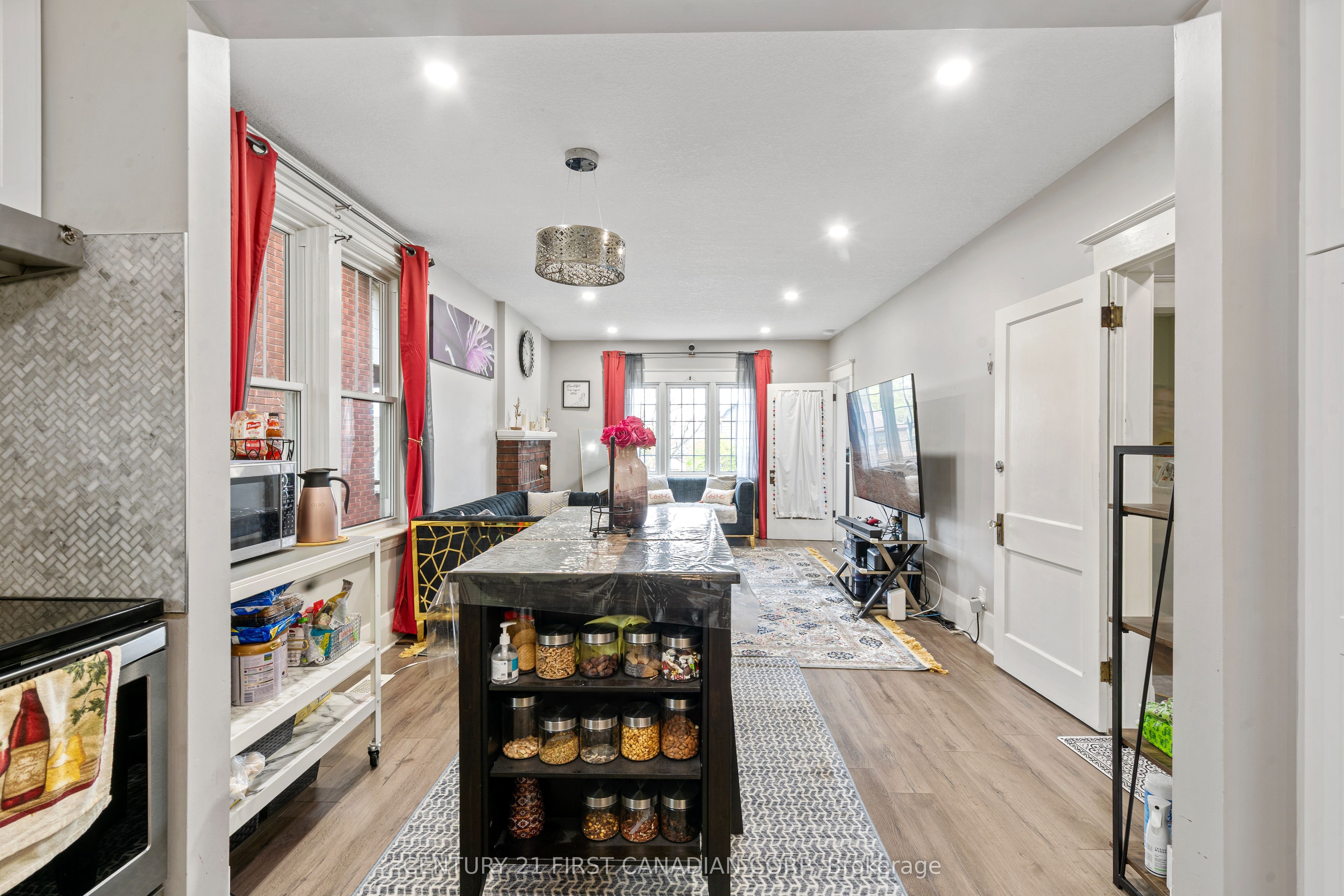 594 Highbury Avenue N Property Photo 13