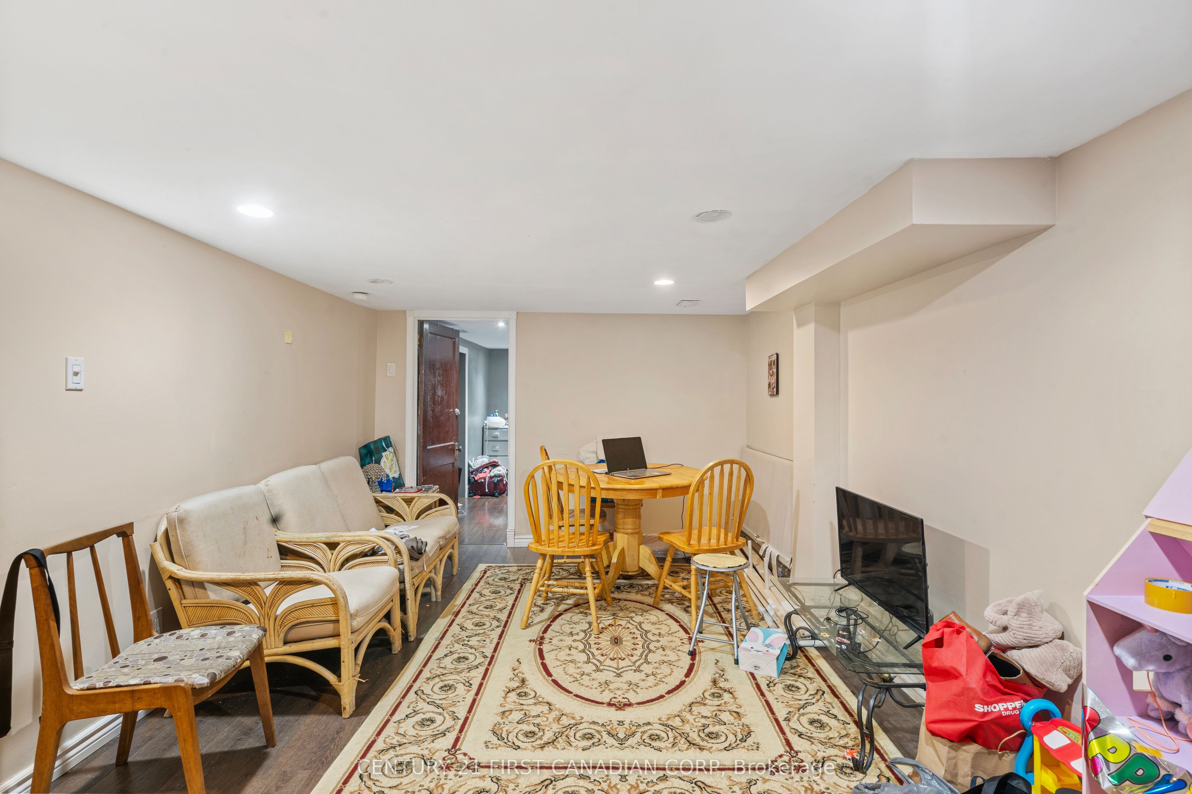 594 Highbury Avenue N Property Photo 23