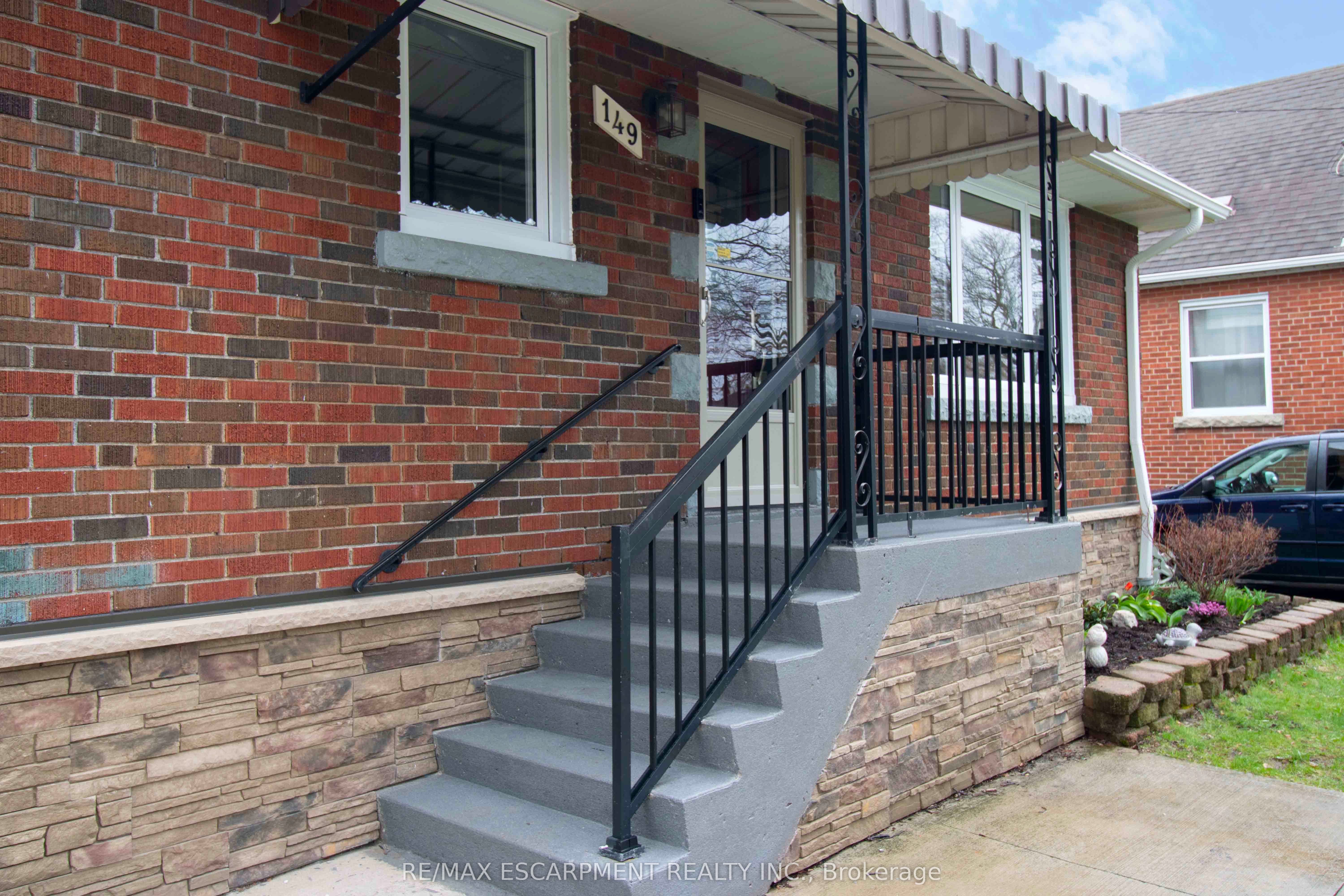 149 East 34th Street Property Photo 4
