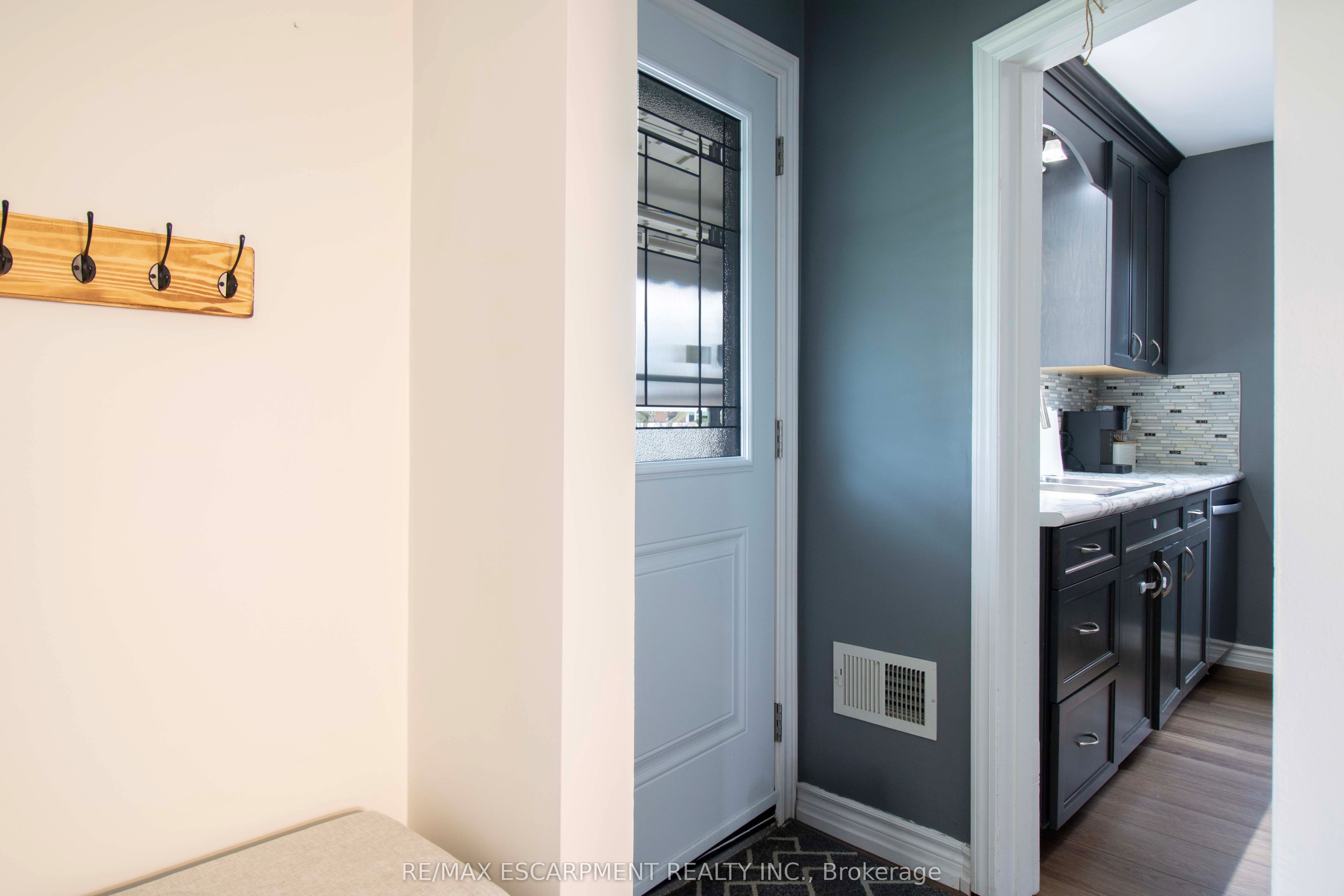 149 East 34th Street Property Photo 6