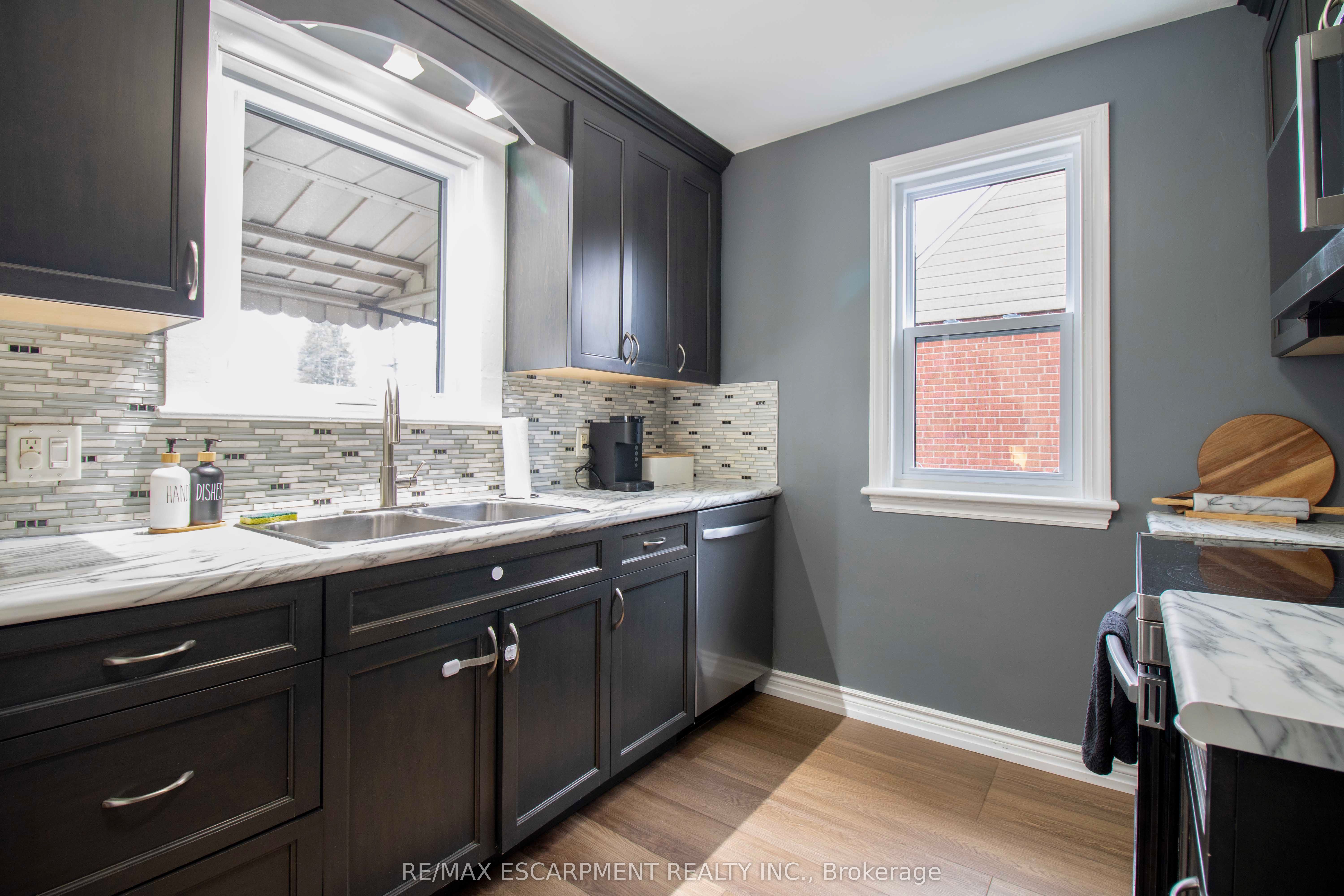 149 East 34th Street Property Photo 8