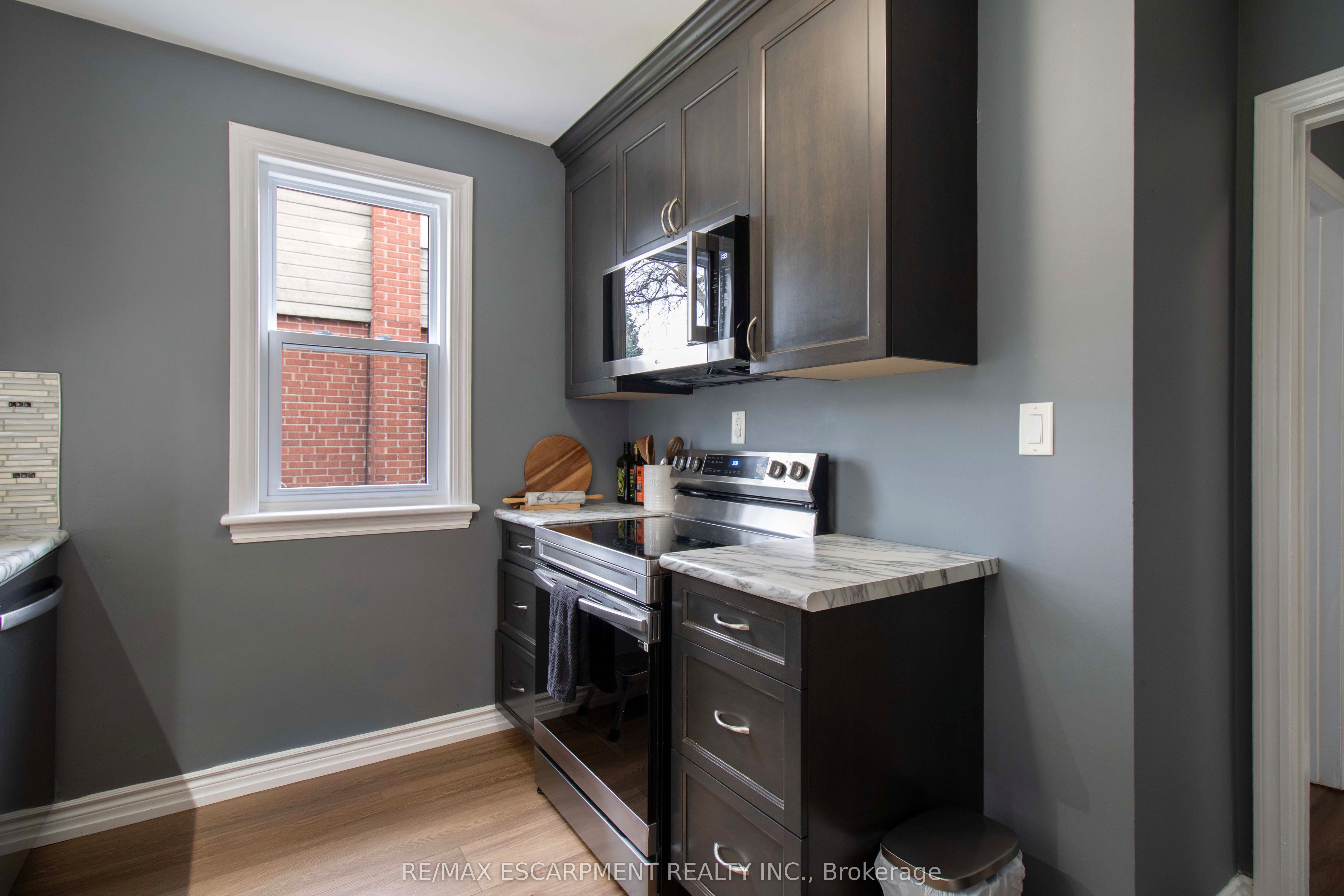 149 East 34th Street Property Photo 10