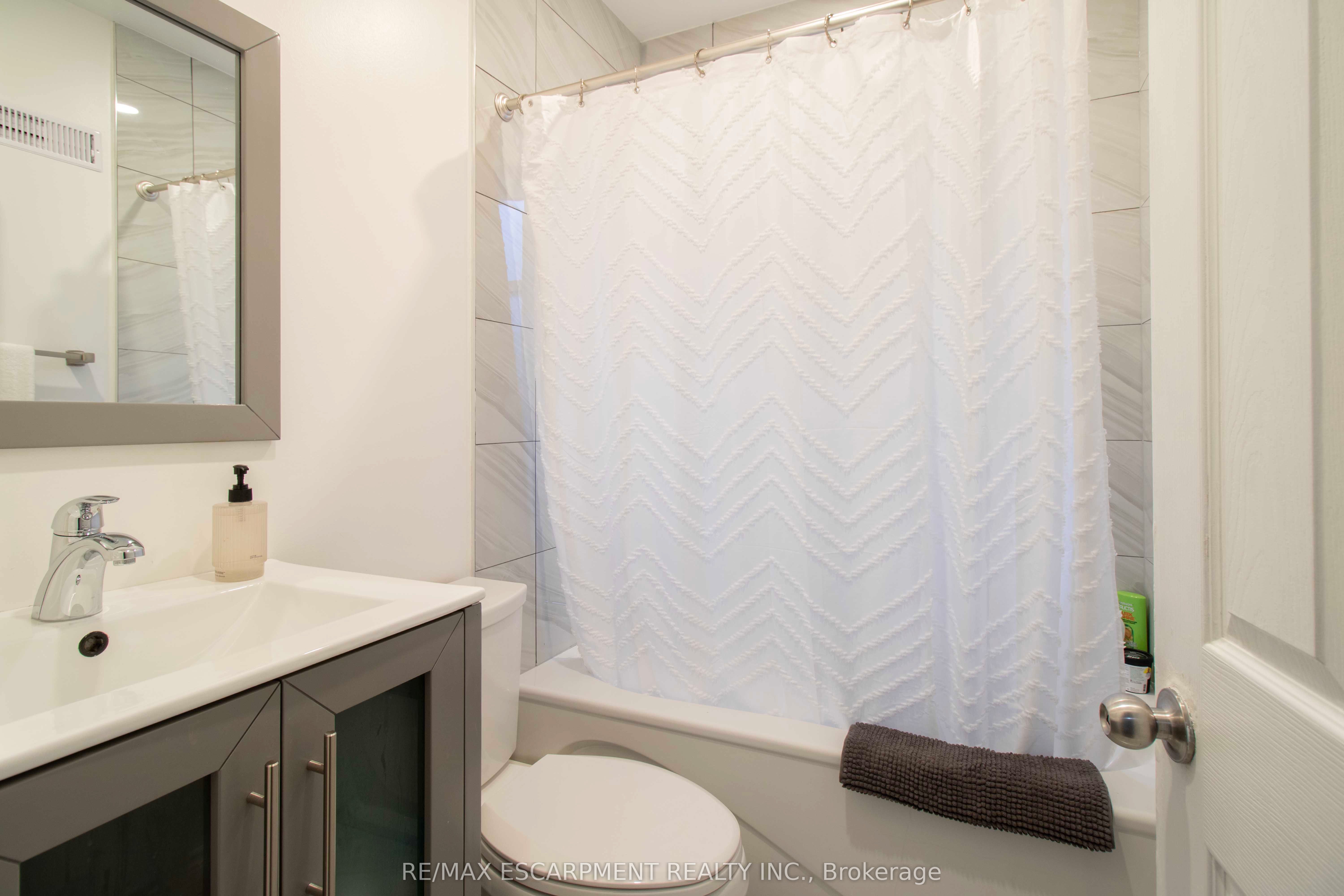 149 East 34th Street Property Photo 21