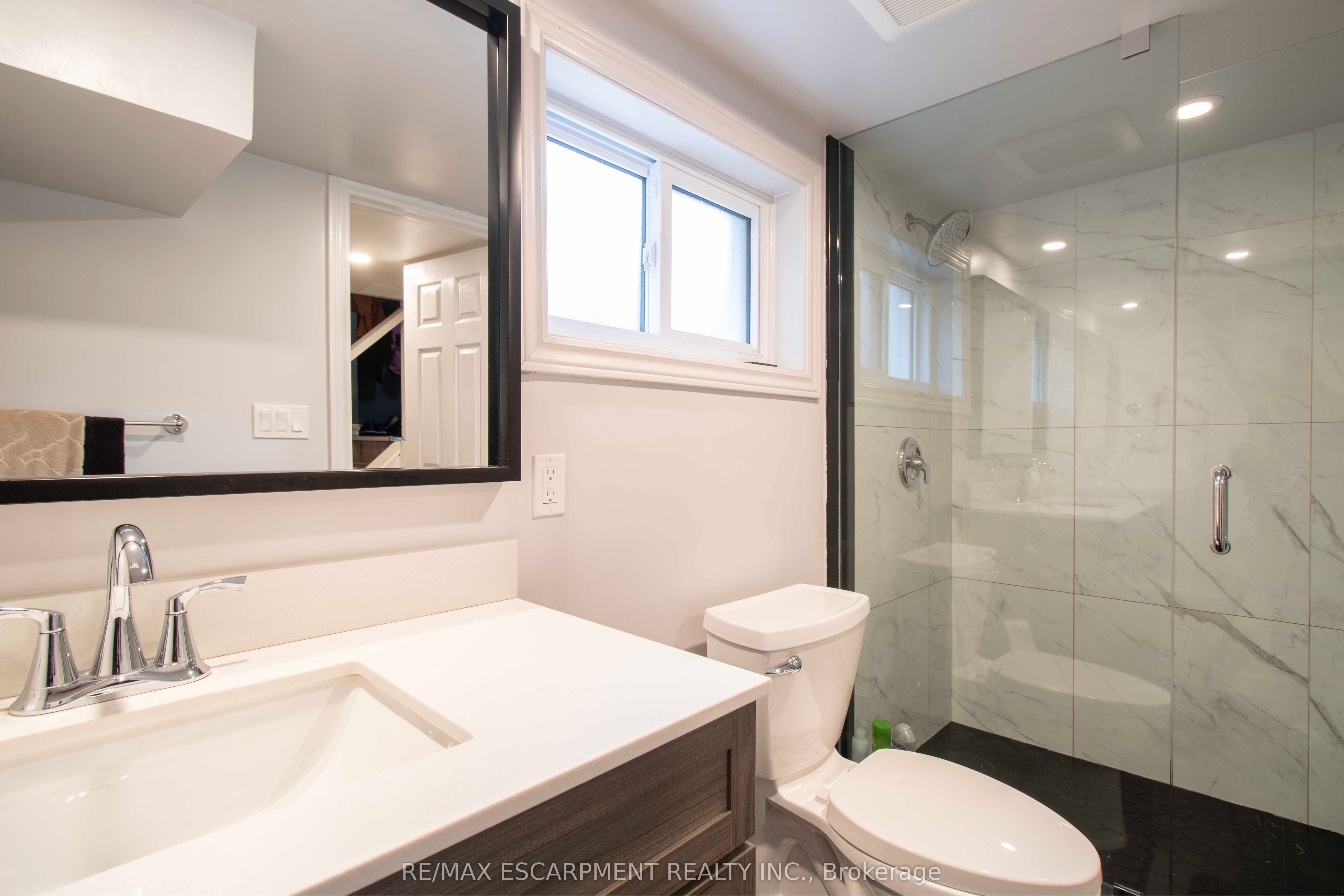 149 East 34th Street Property Photo 32