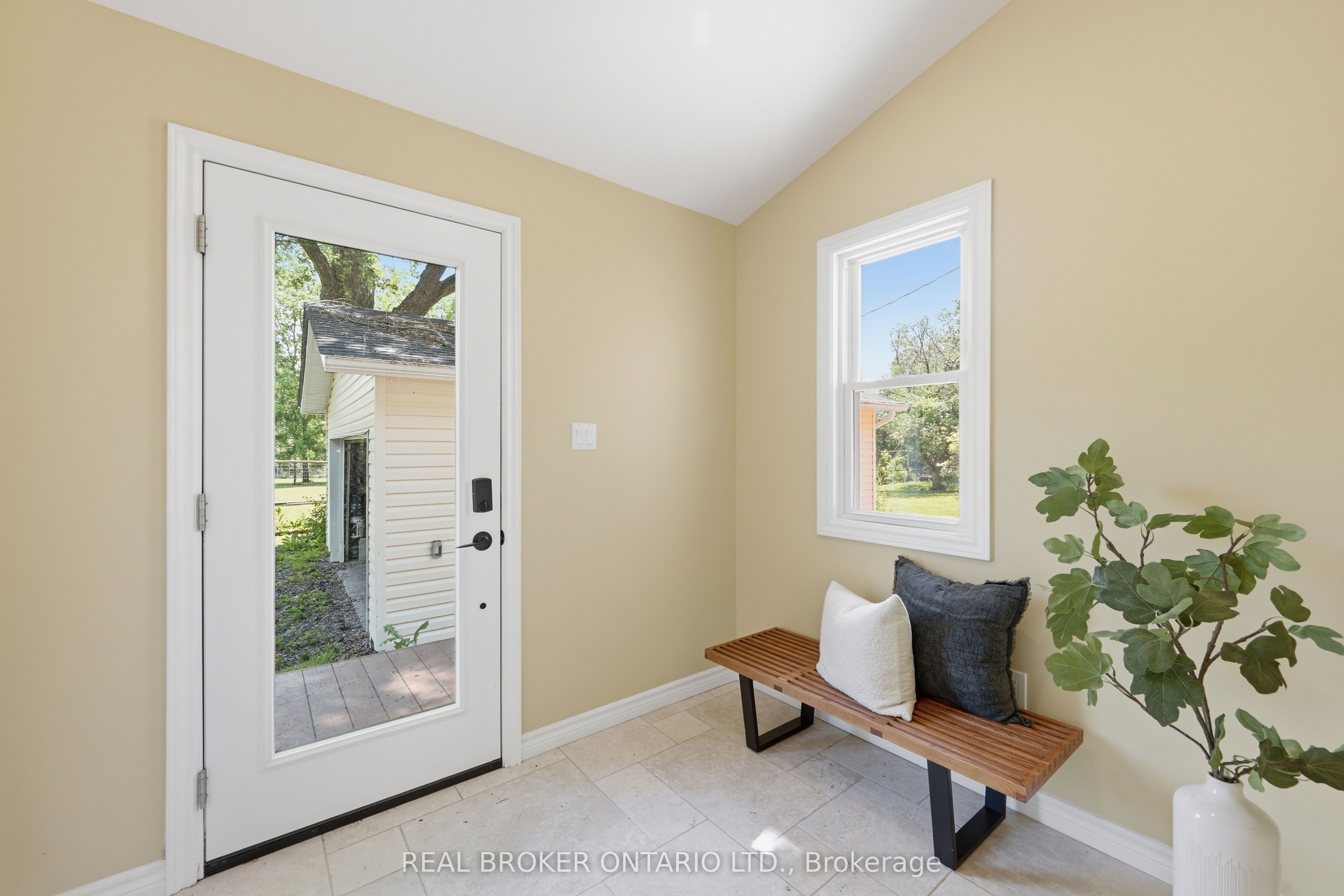 4184 Gordon Murdock Road Property Photo 5