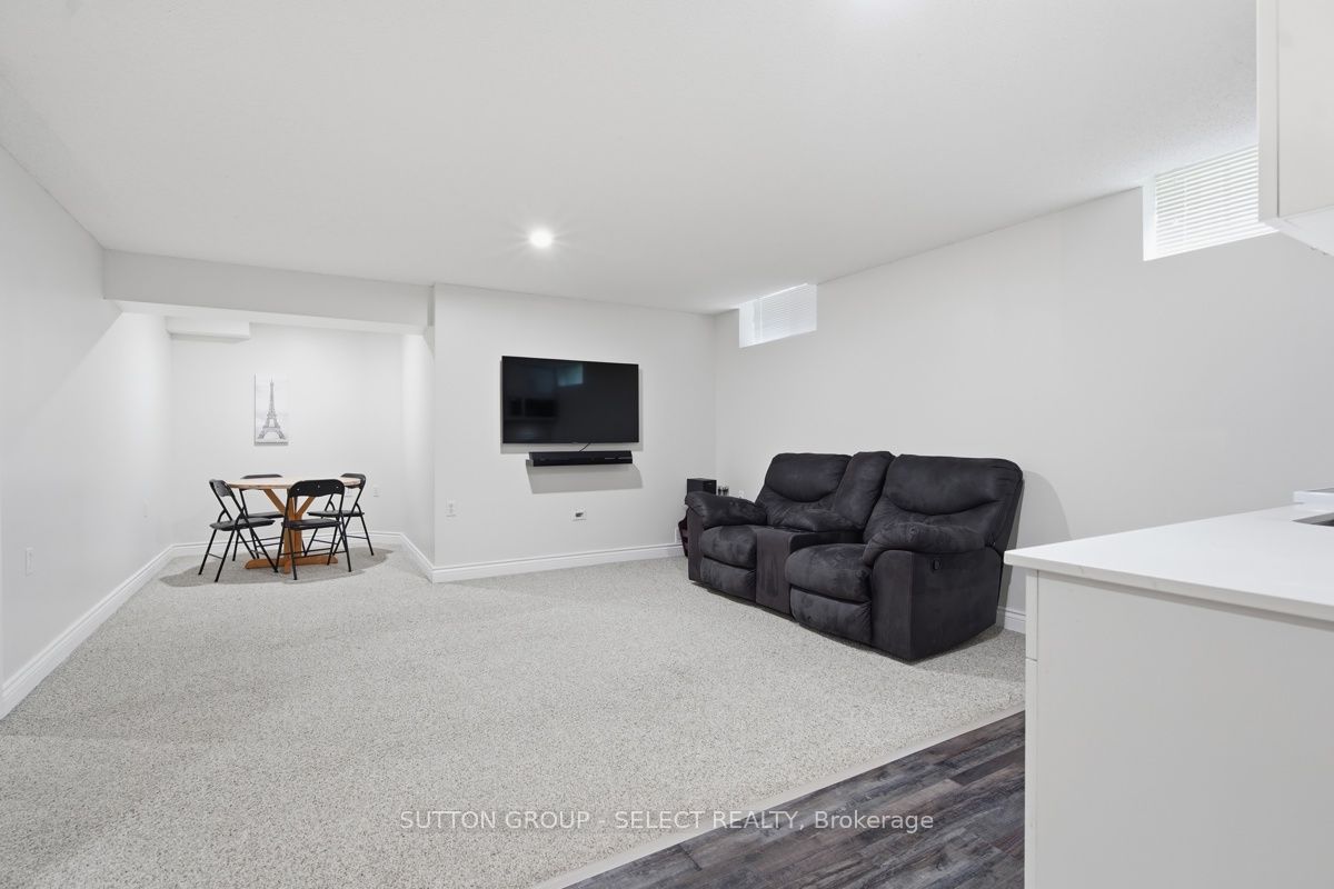 1789 Devos Drive Property Photo 31