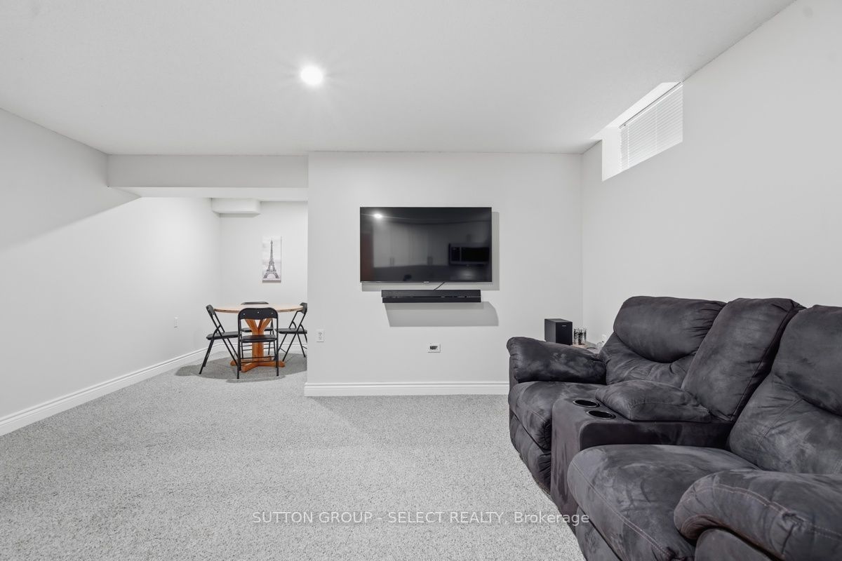 1789 Devos Drive Property Photo 32