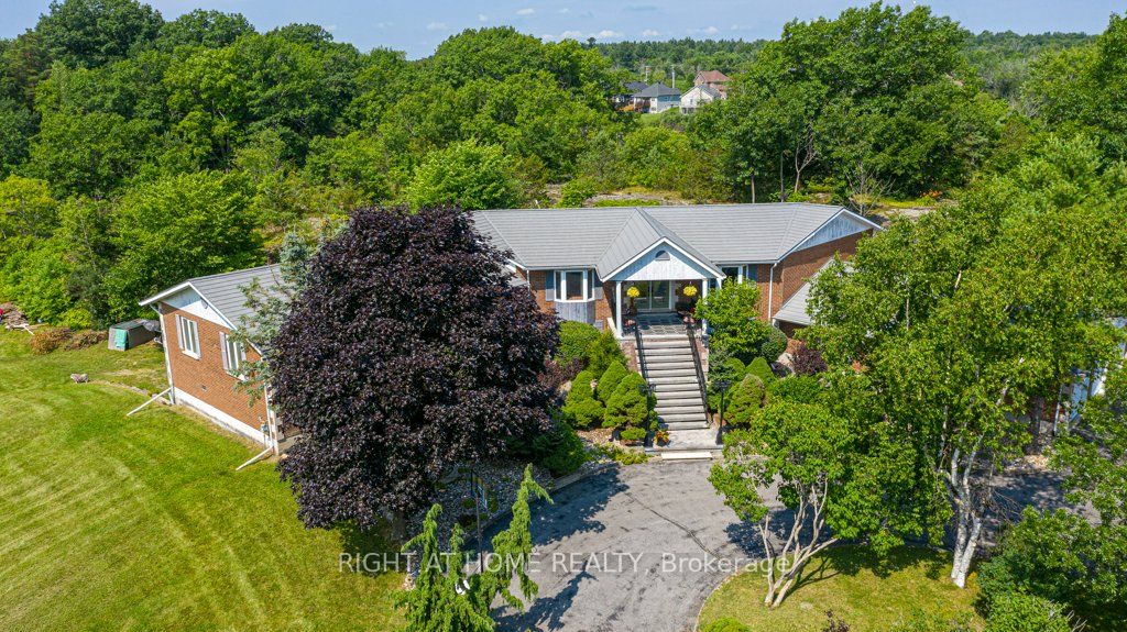 550 Queen Street E Property Photo 1