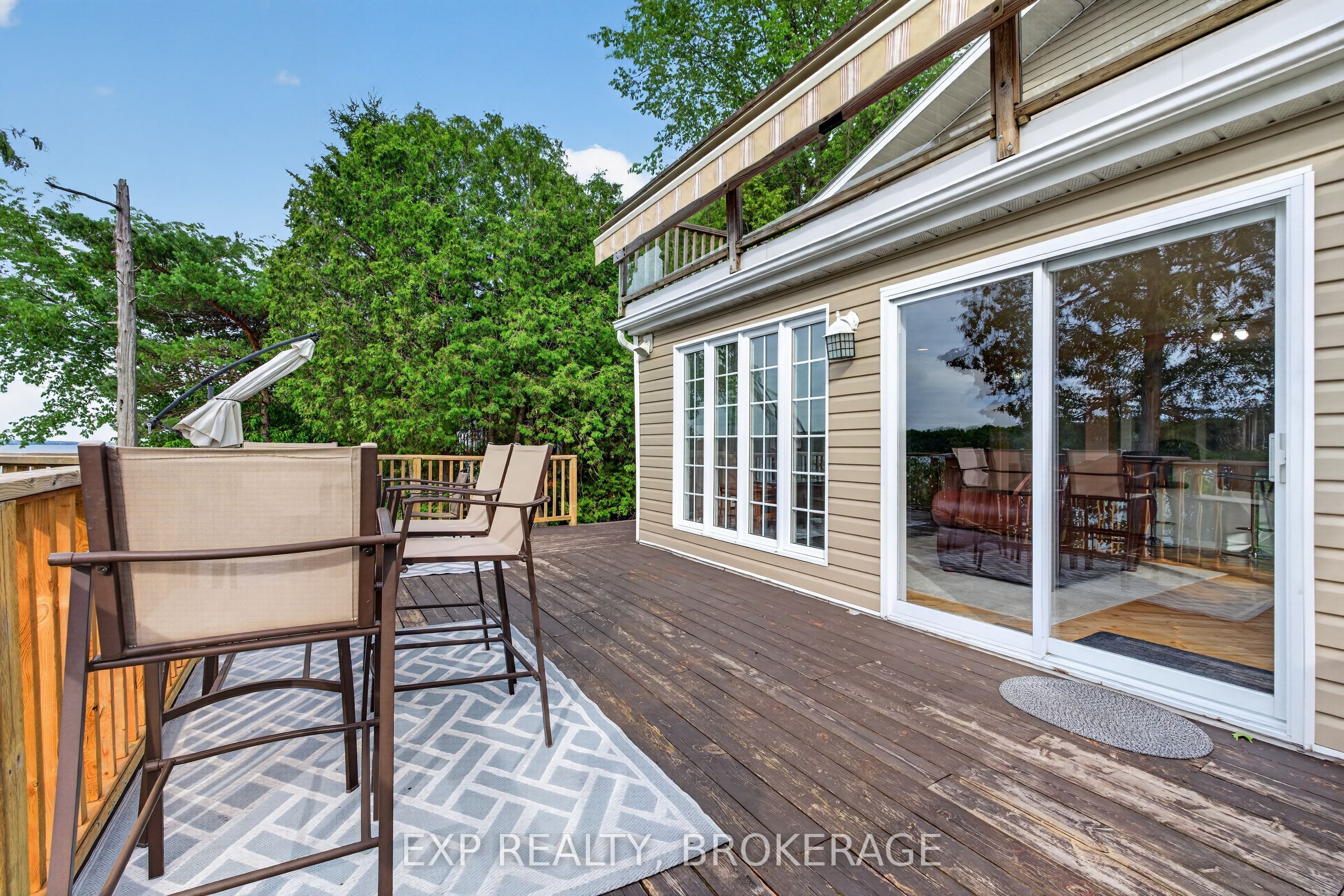 1048 Lark Lane Property Photo 7