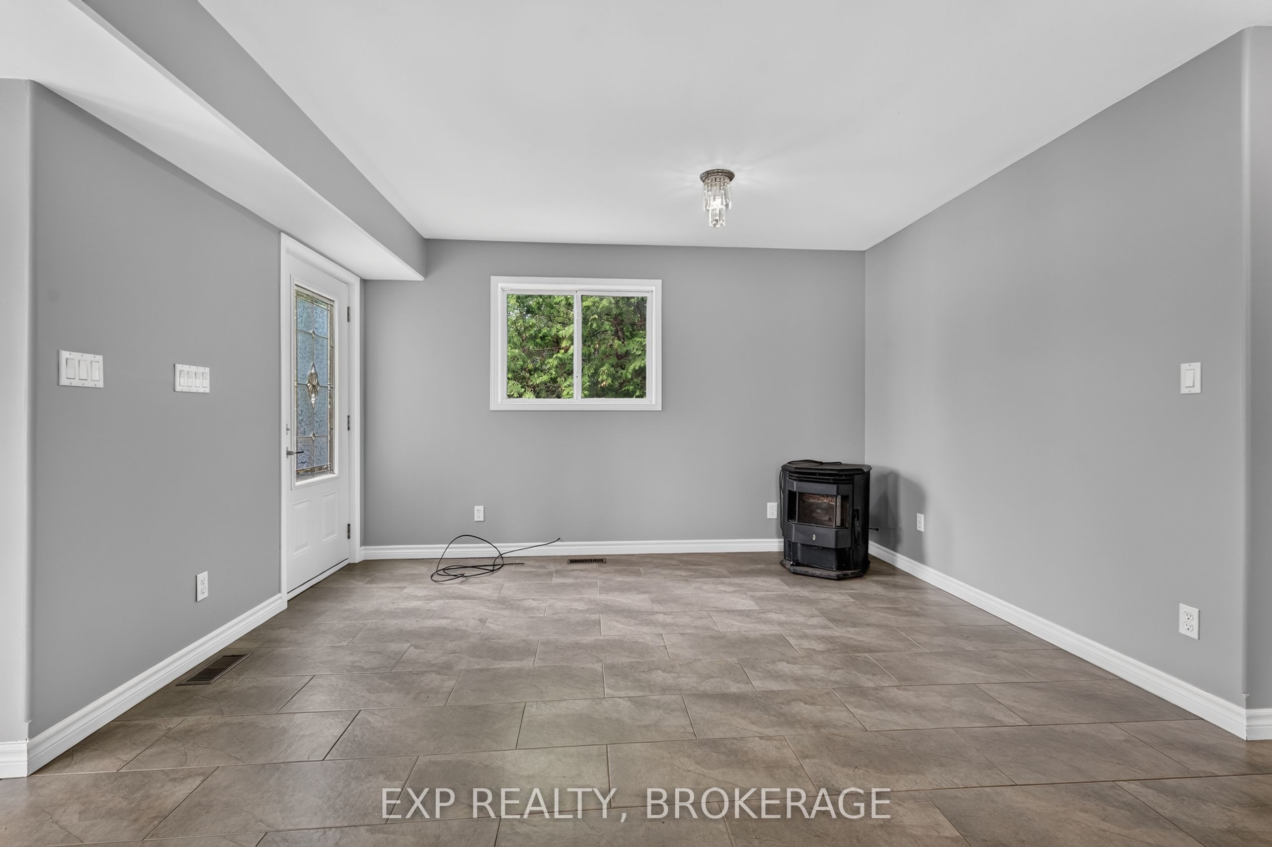 1048 Lark Lane Property Photo 15