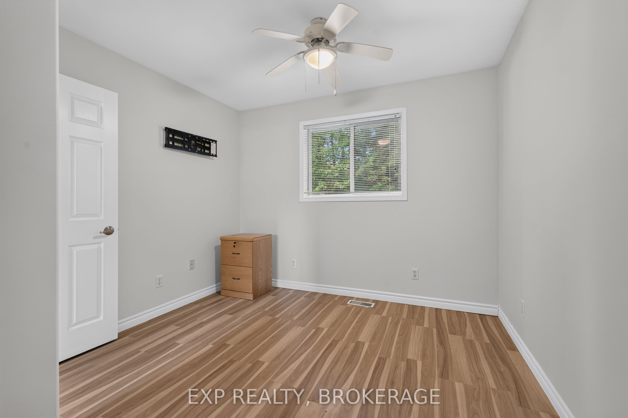1048 Lark Lane Property Photo 18