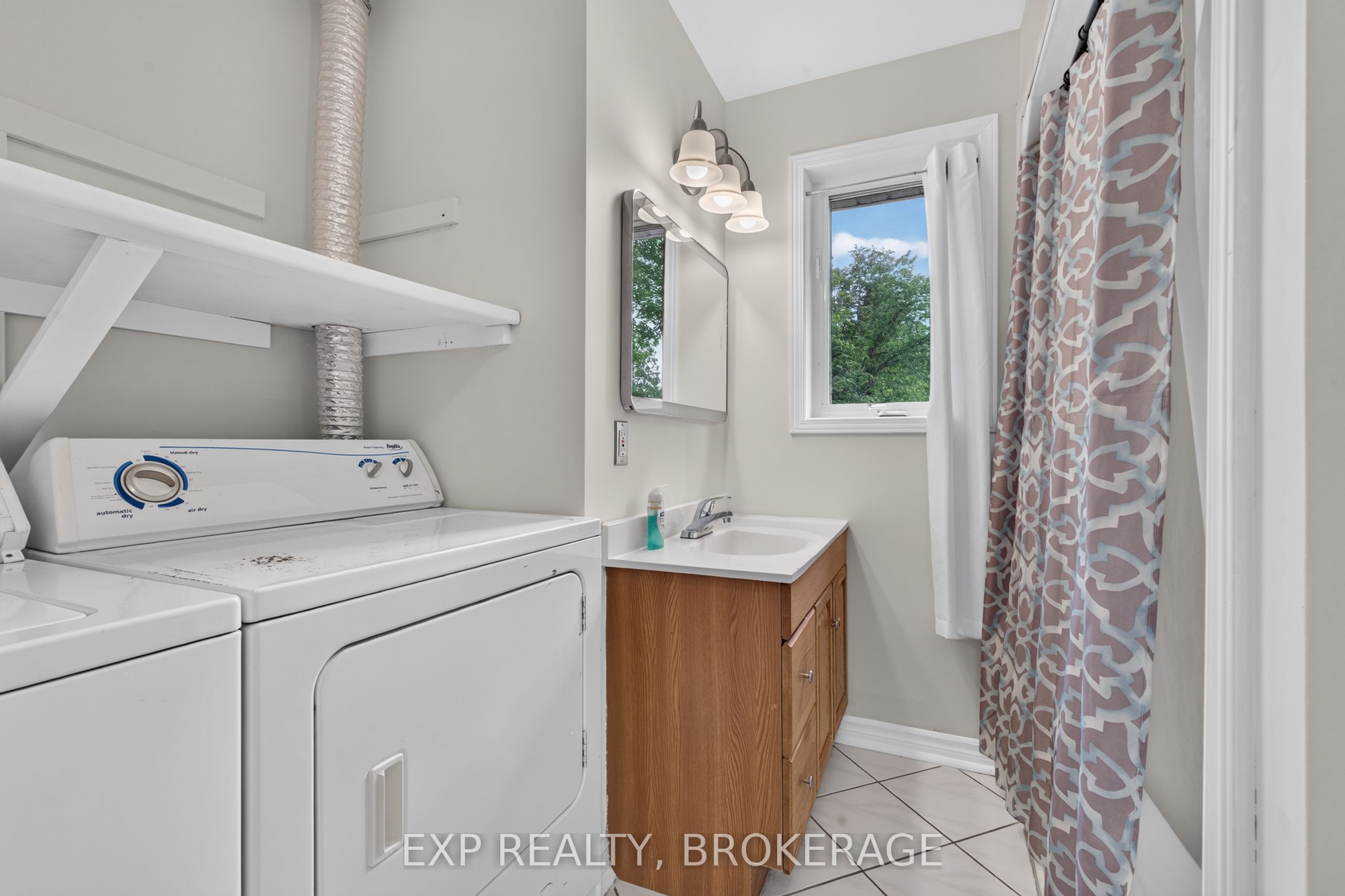1048 Lark Lane Property Photo 28