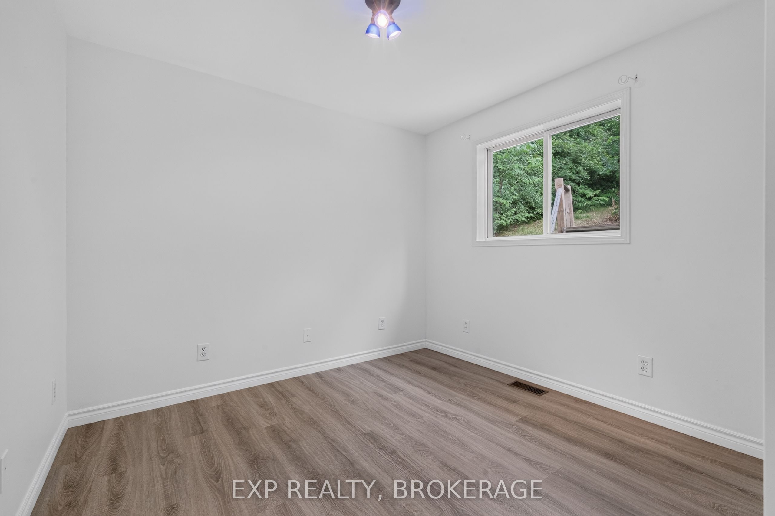 1048 Lark Lane Property Photo 29