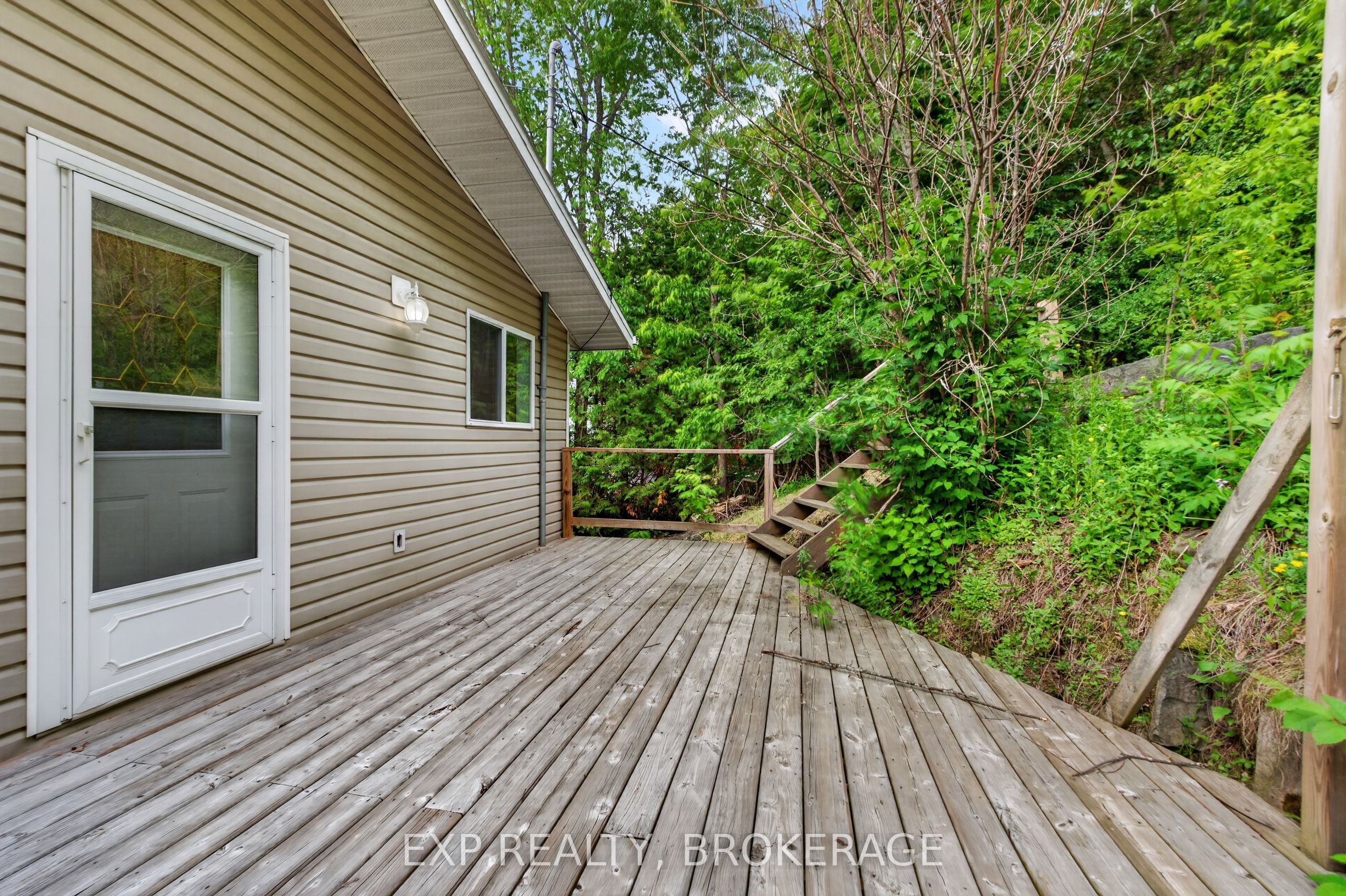 1048 Lark Lane Property Photo 33