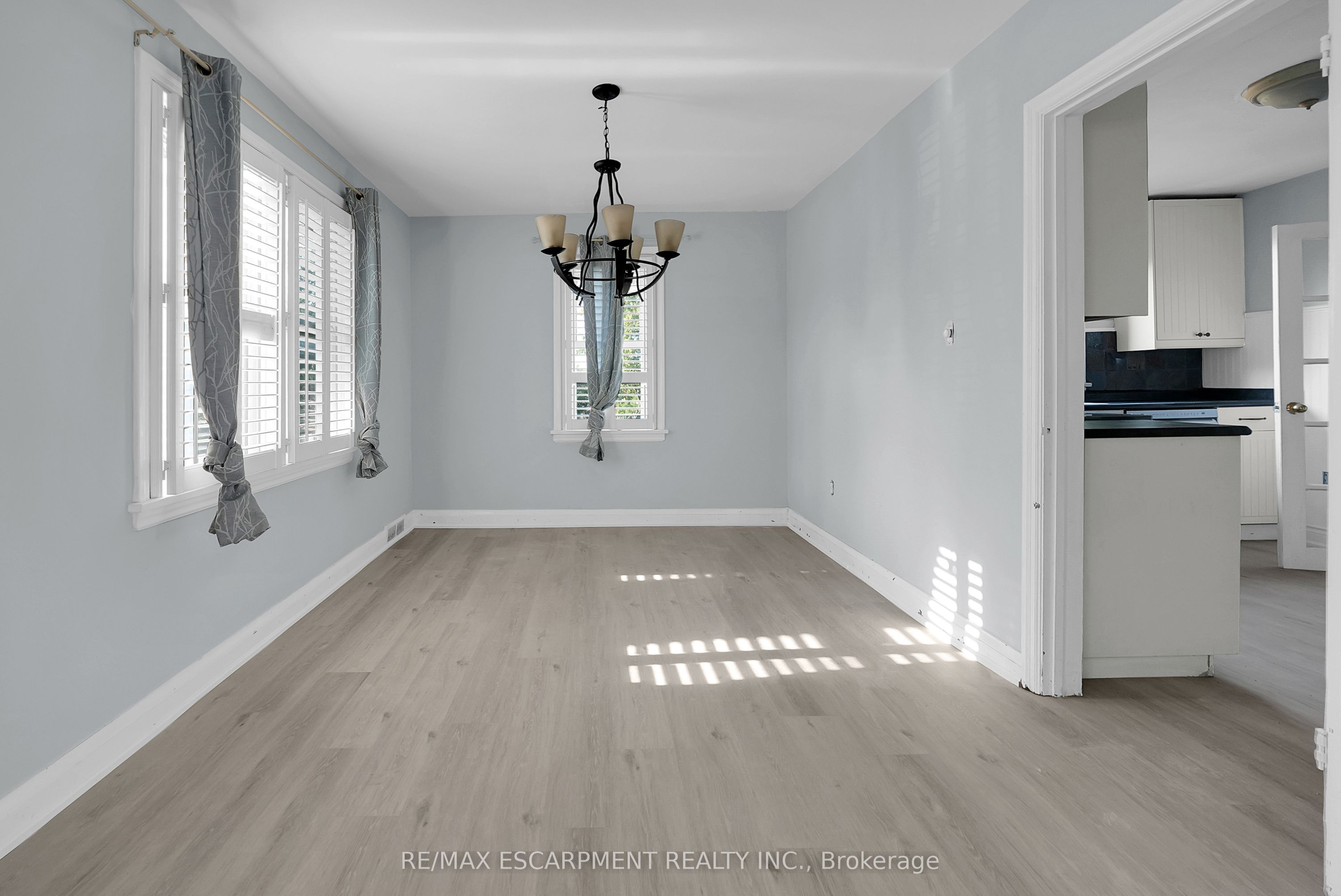 9 Arlington Avenue Property Photo 6