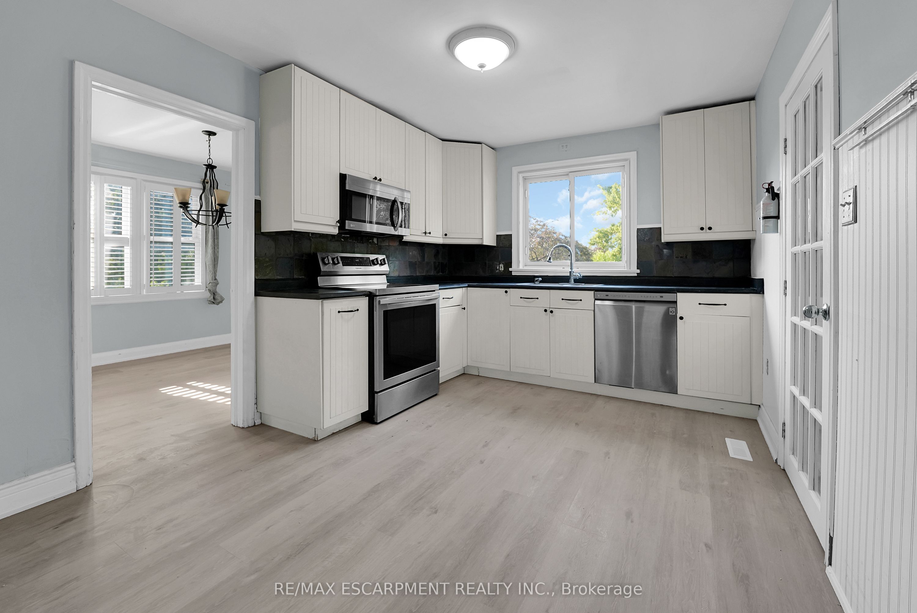 9 Arlington Avenue Property Photo 7