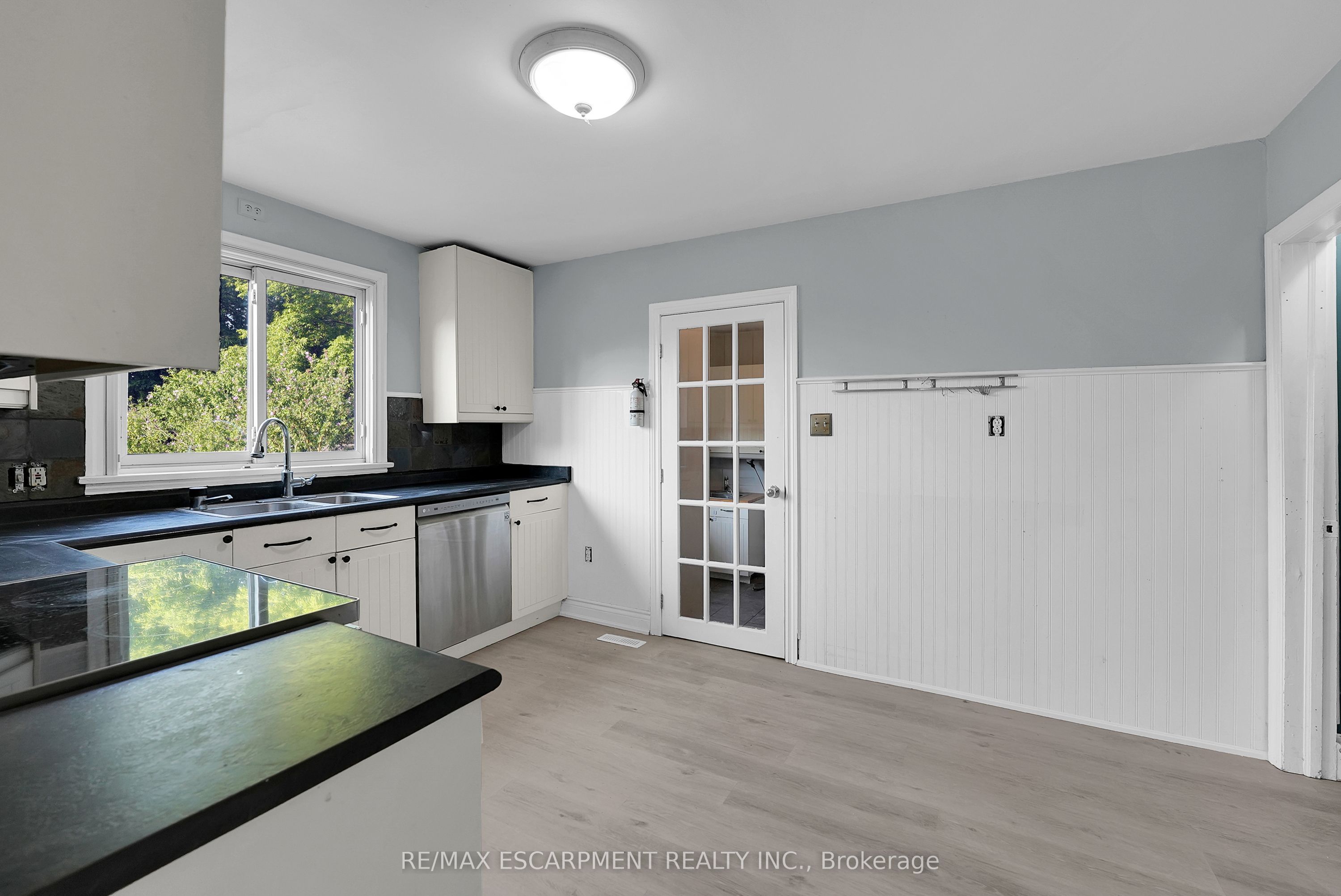 9 Arlington Avenue Property Photo 8