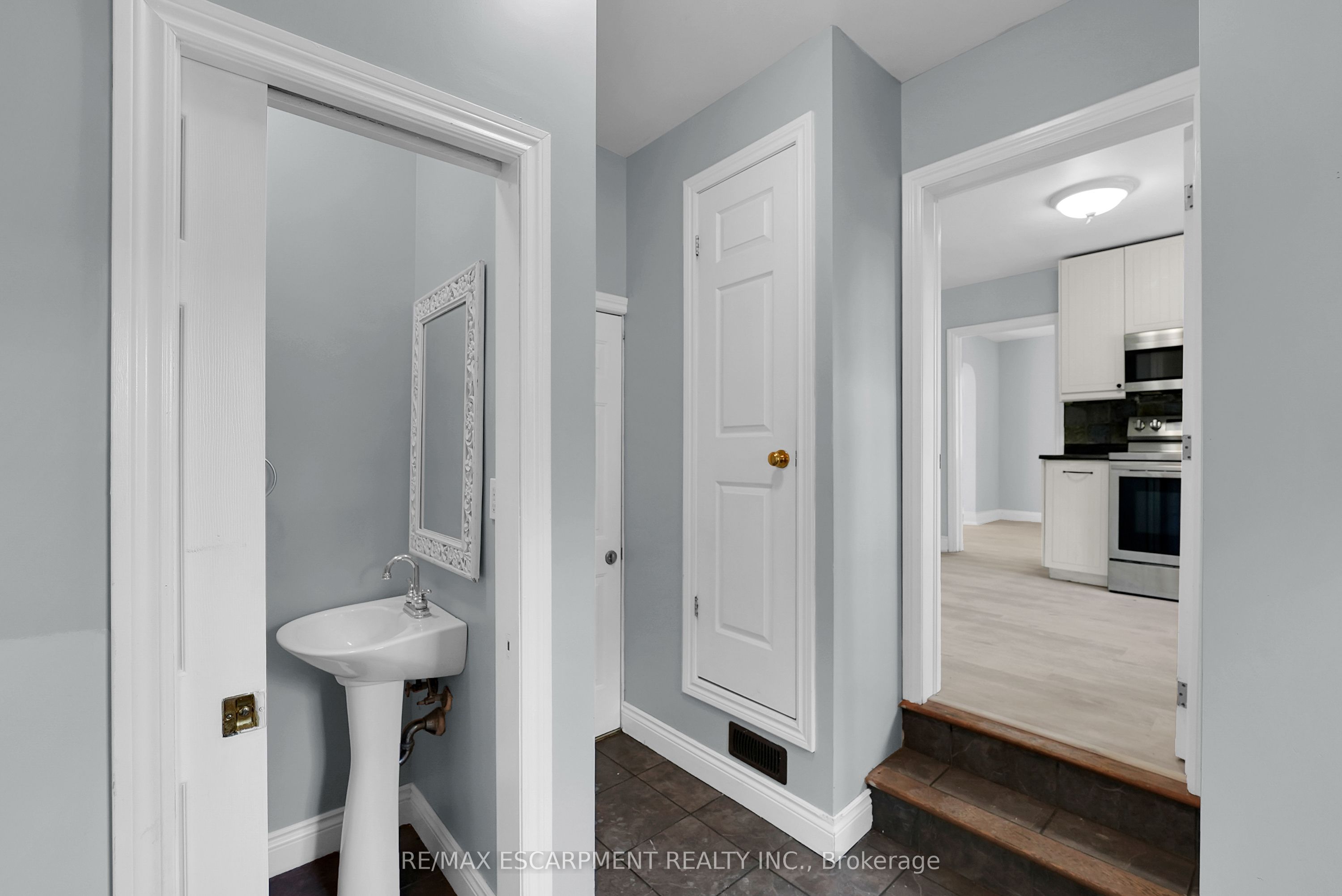9 Arlington Avenue Property Photo 9