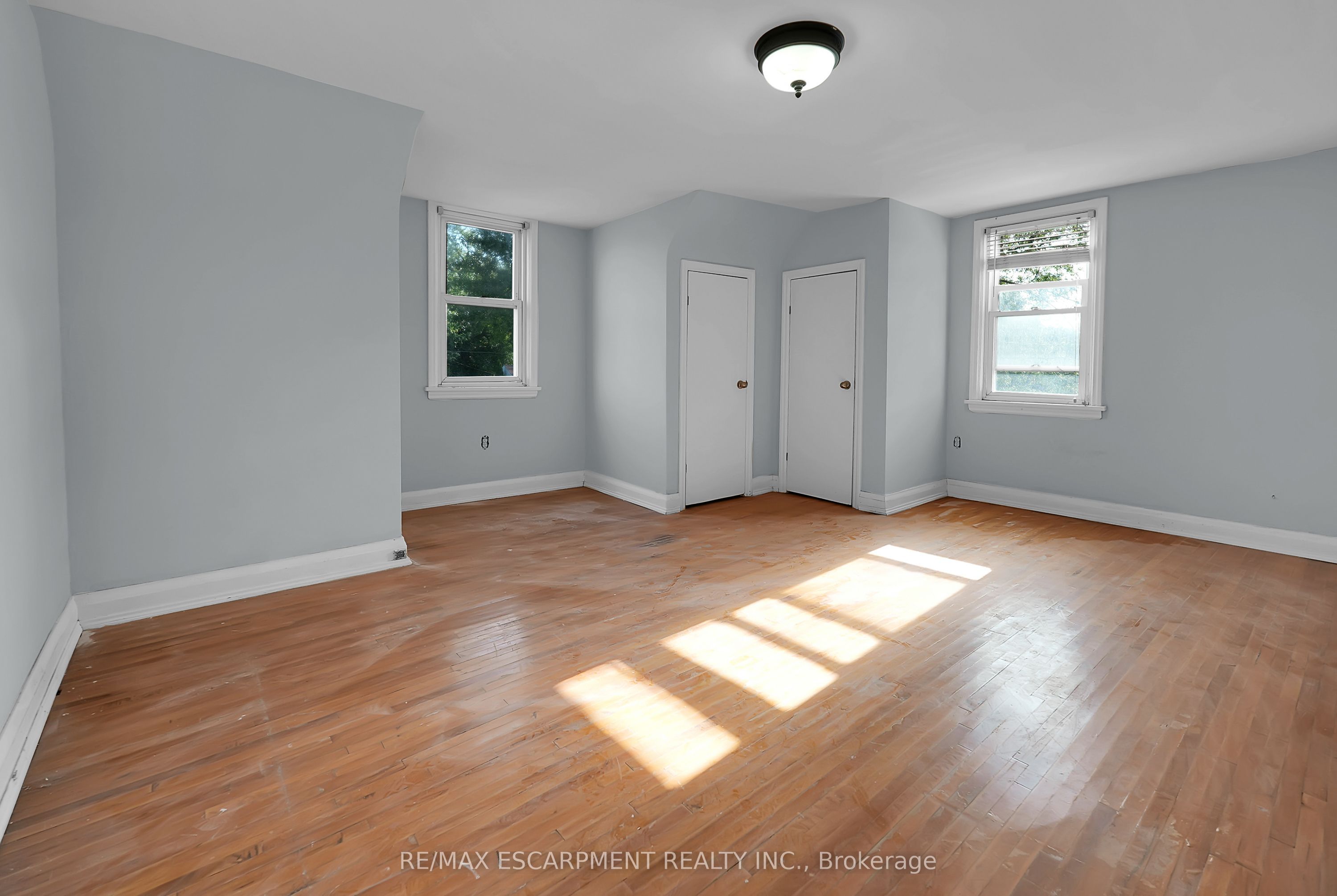 9 Arlington Avenue Property Photo 11
