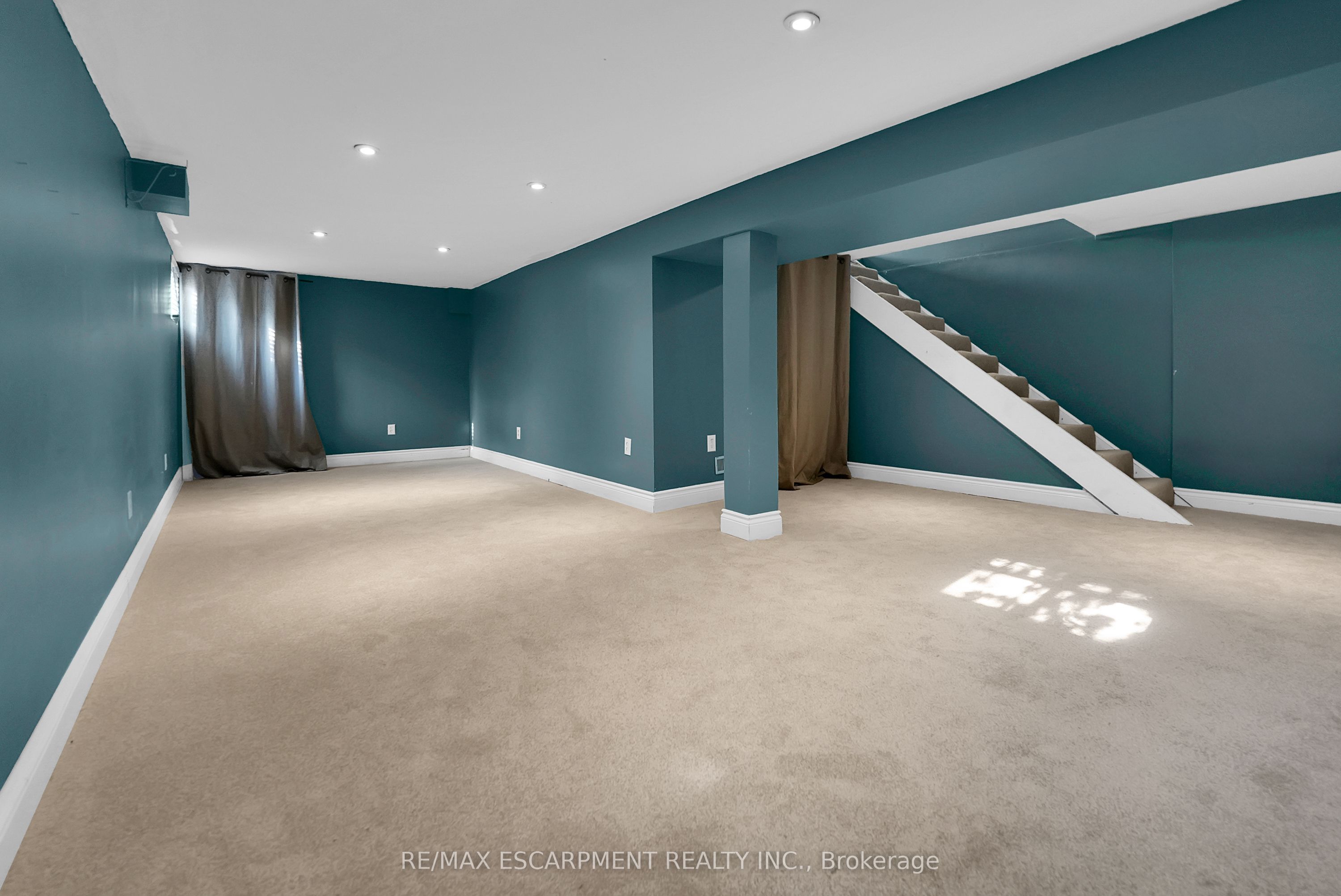 9 Arlington Avenue Property Photo 17