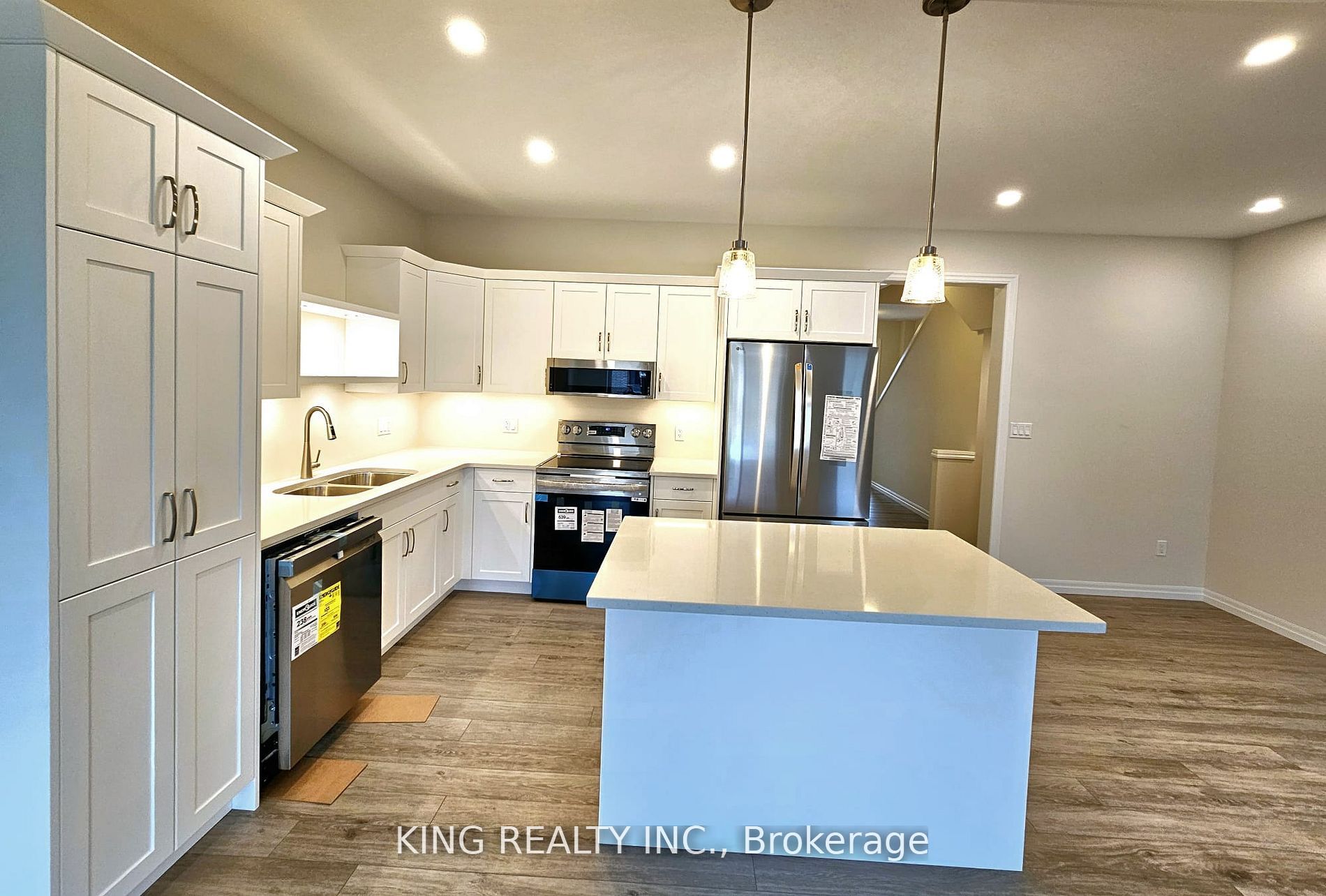 214 Renaissance Drive Property Photo 2