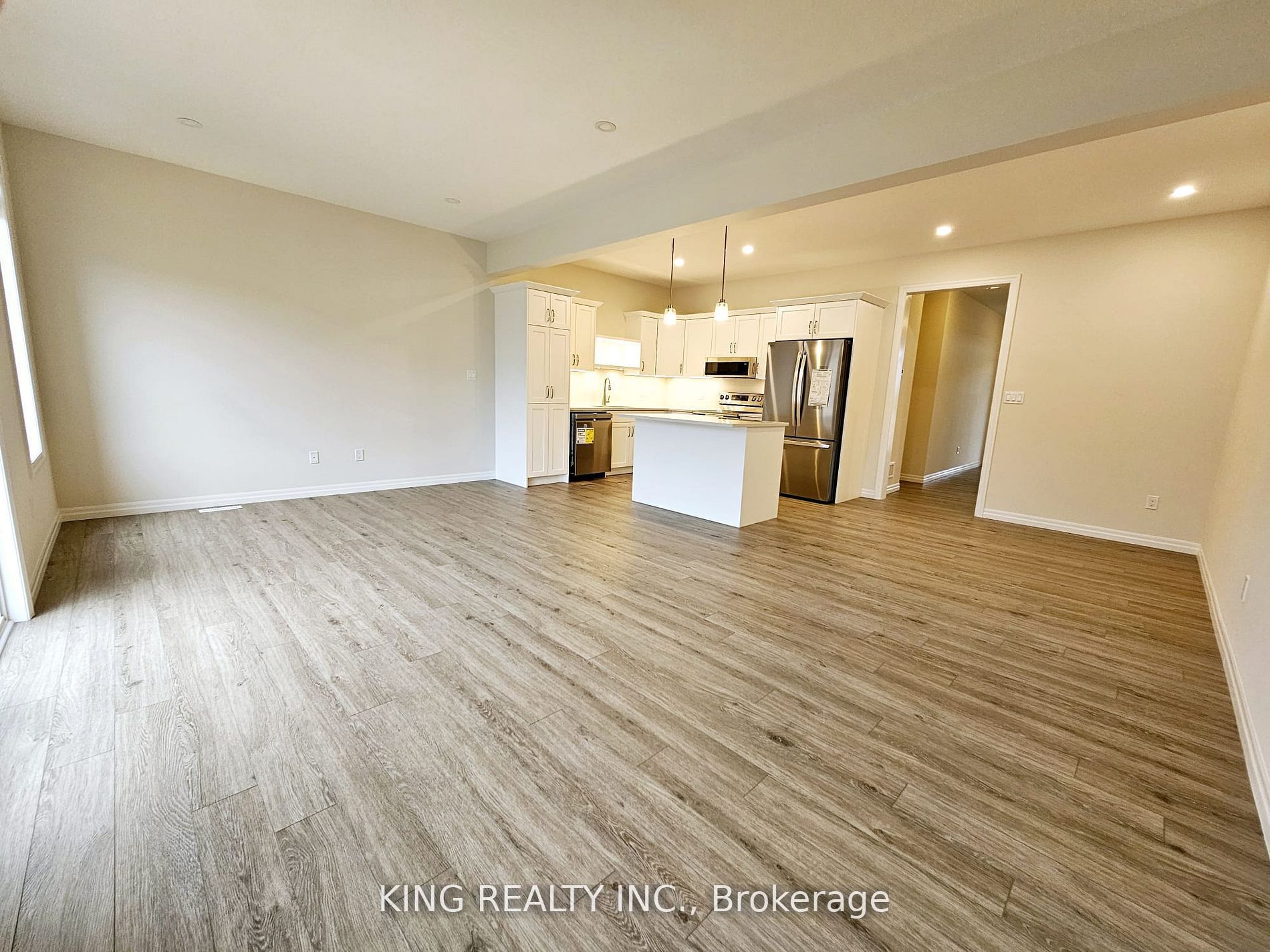 214 Renaissance Drive Property Photo 4