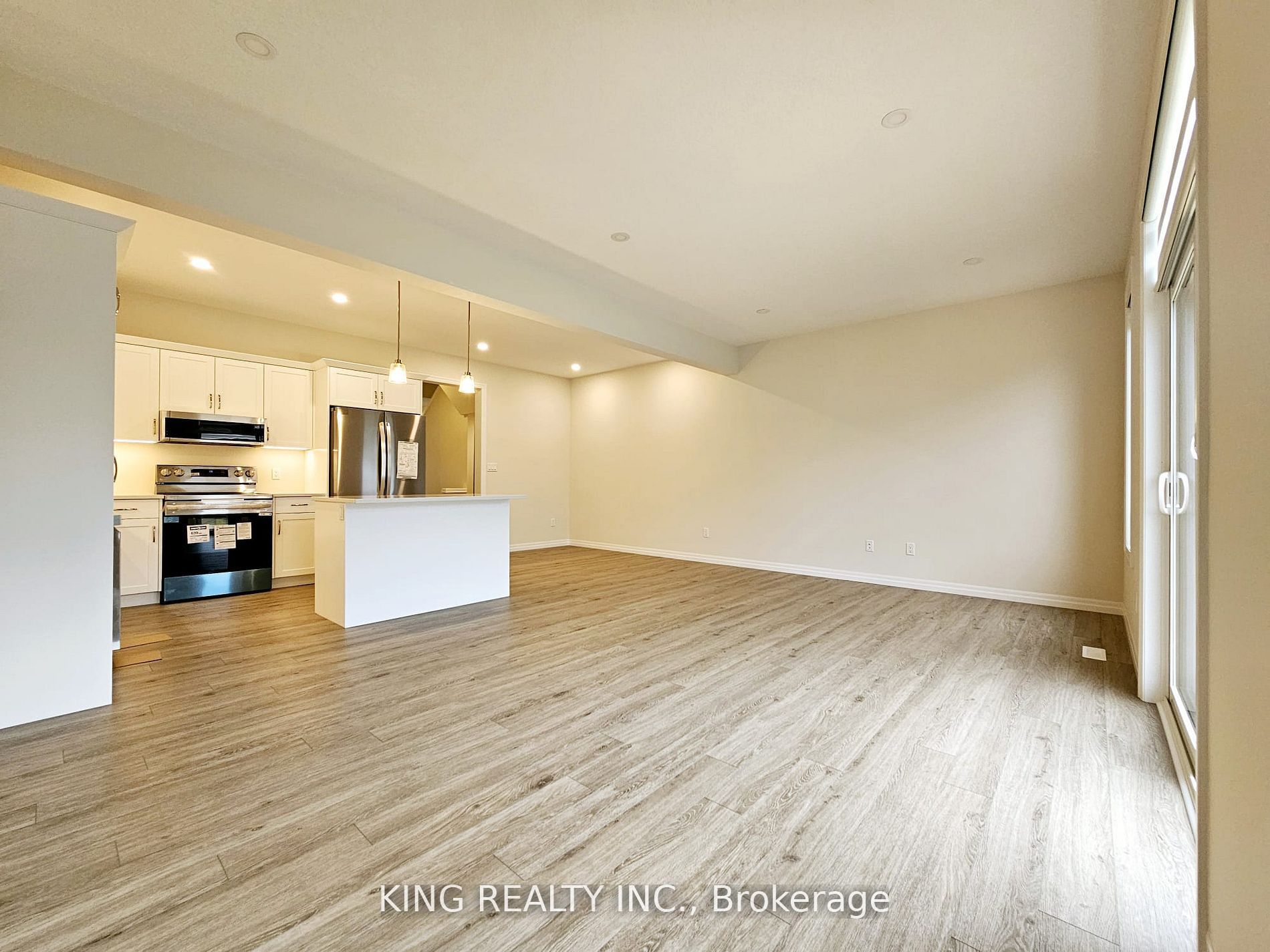 214 Renaissance Drive Property Photo 8