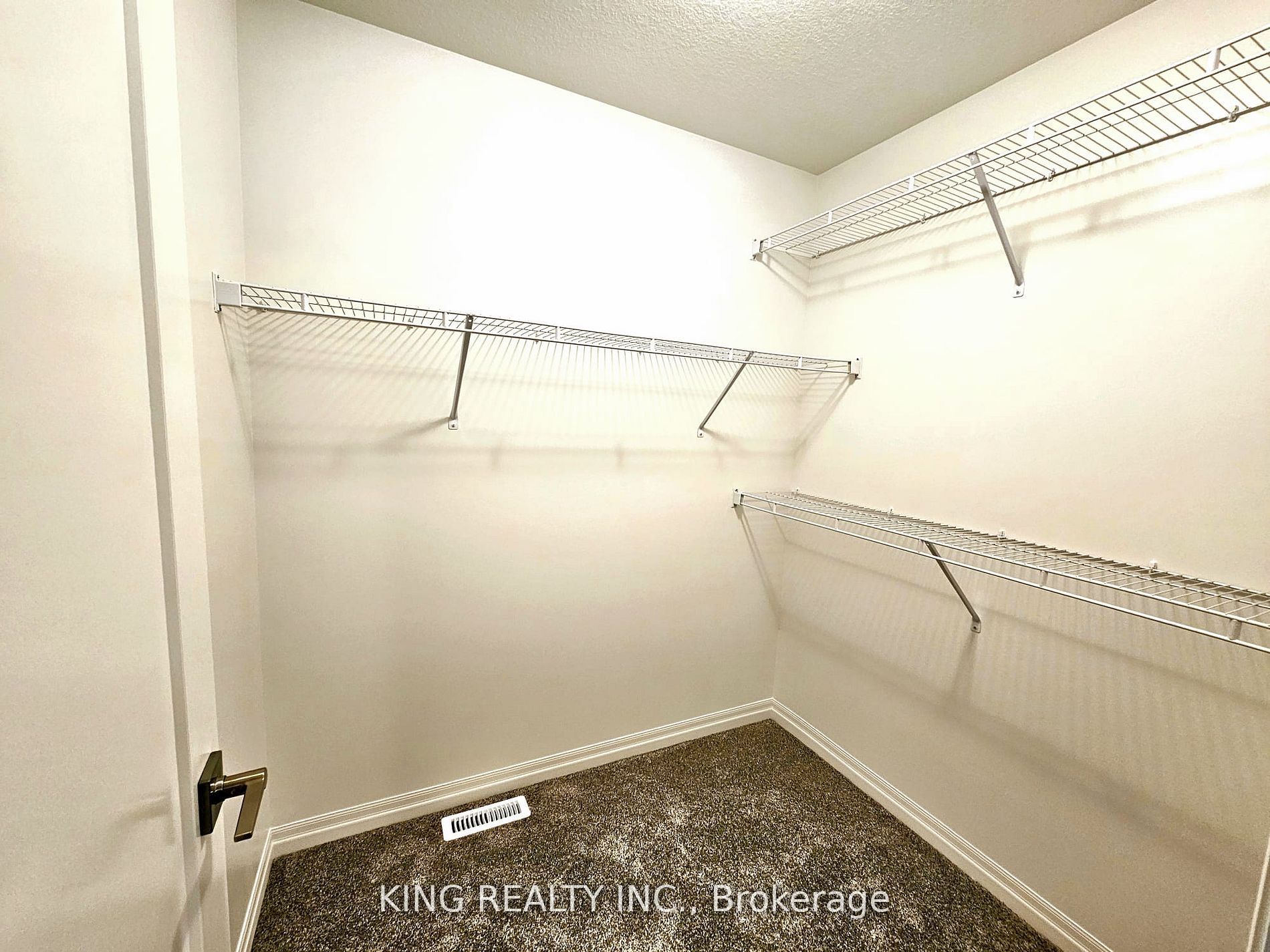 214 Renaissance Drive Property Photo 15