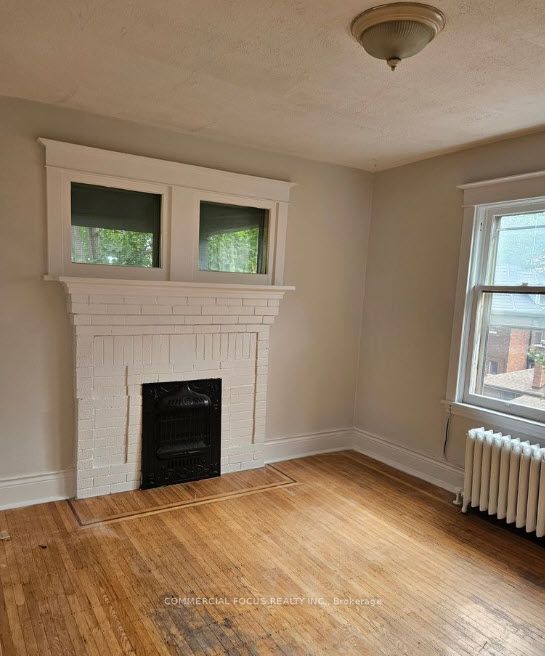 983 Main Street E Property Photo 7