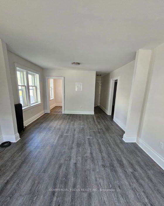 983 Main Street E Property Photo 17
