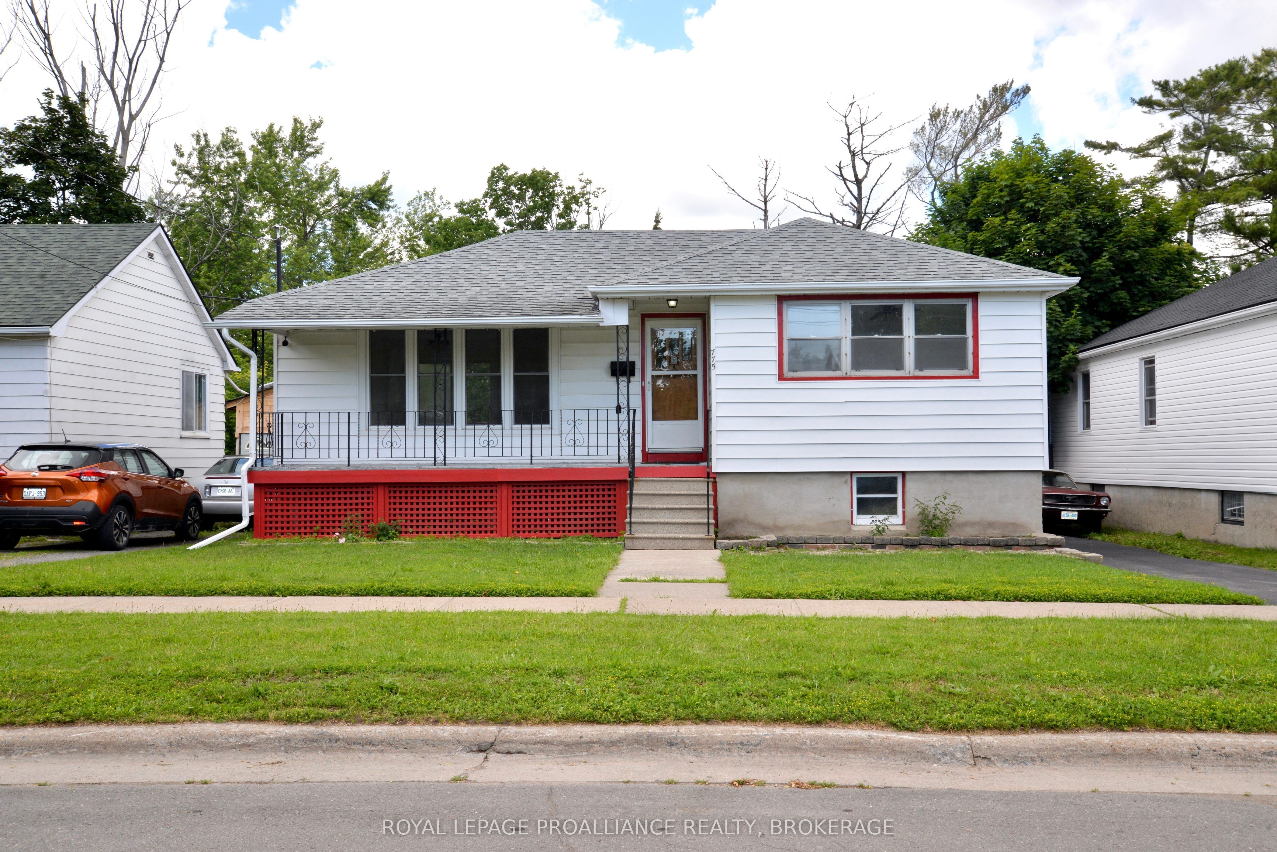 775 Alfred Crescent Property Photo 1