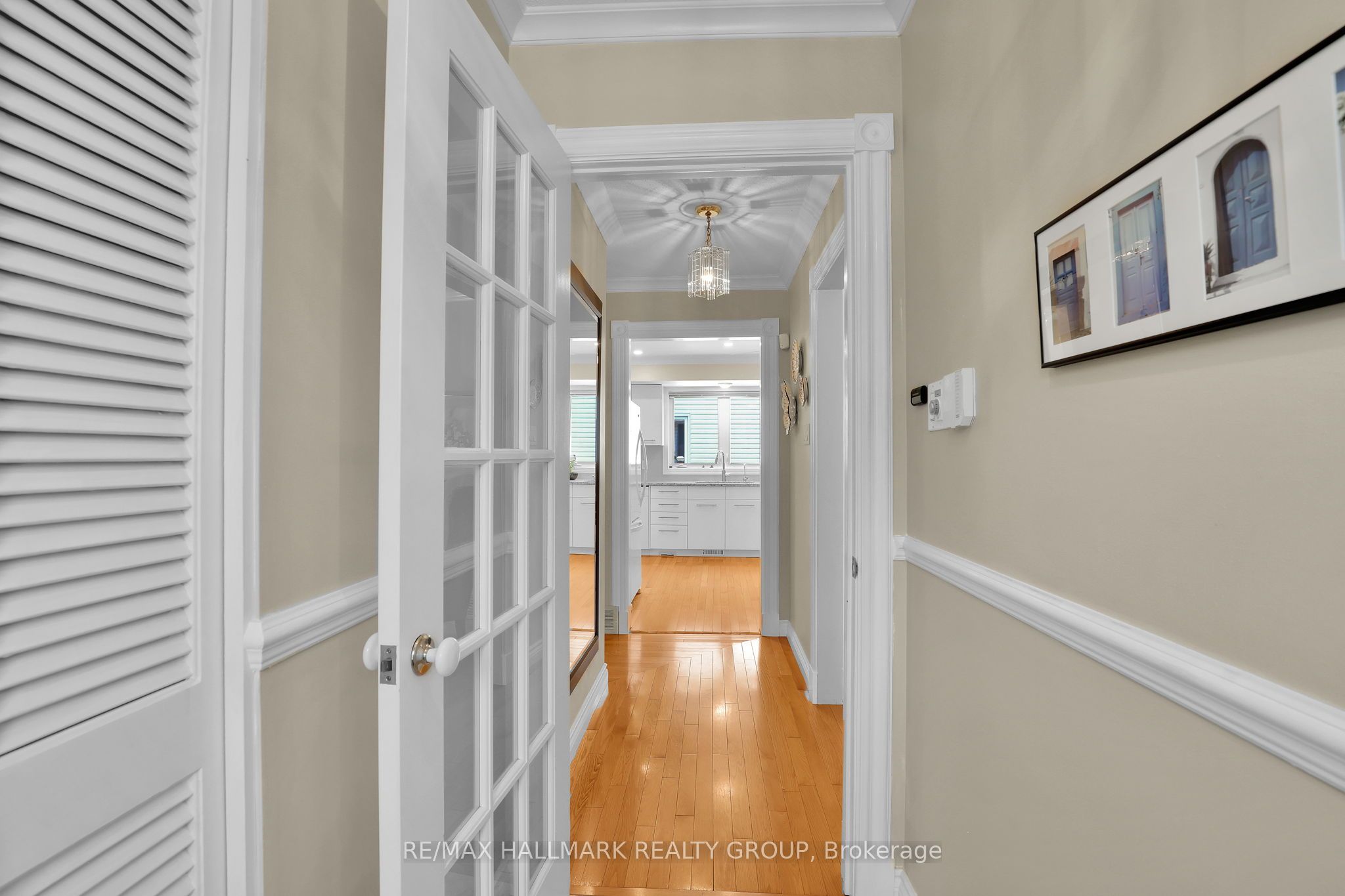 3242 Albion Road S Property Photo 8