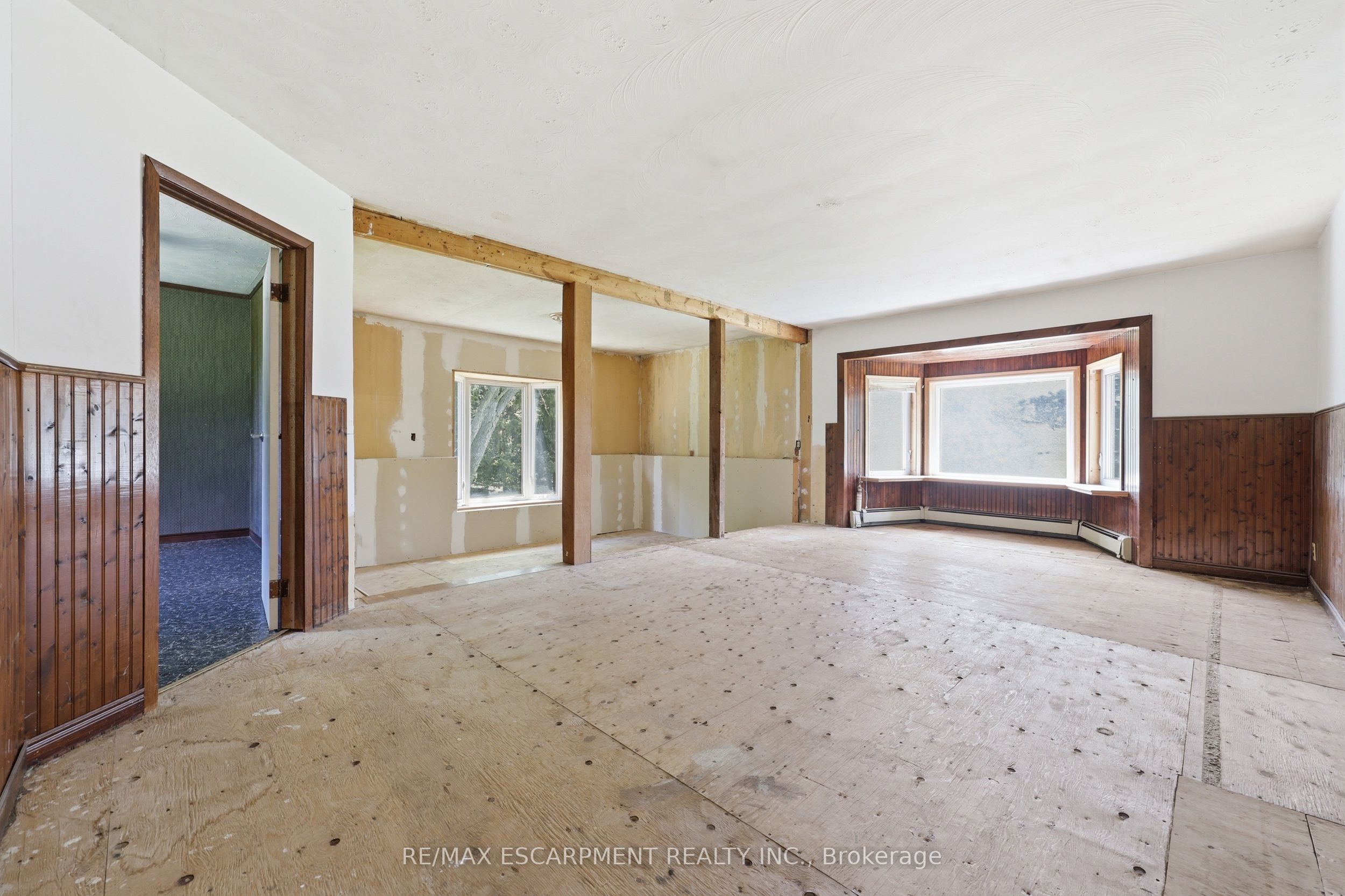 8404 Chippewa Road Property Photo 16