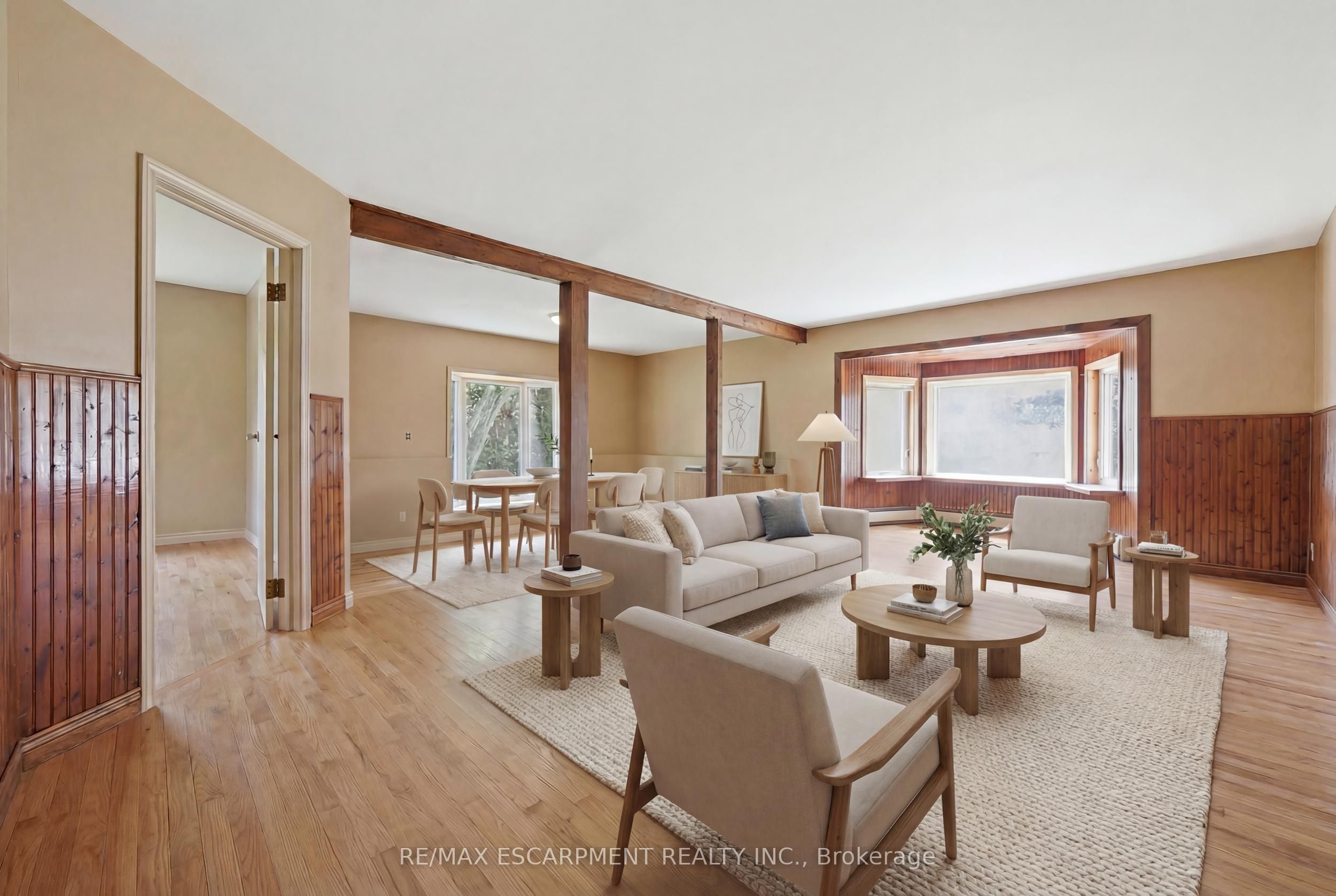 8404 Chippewa Road Property Photo 17