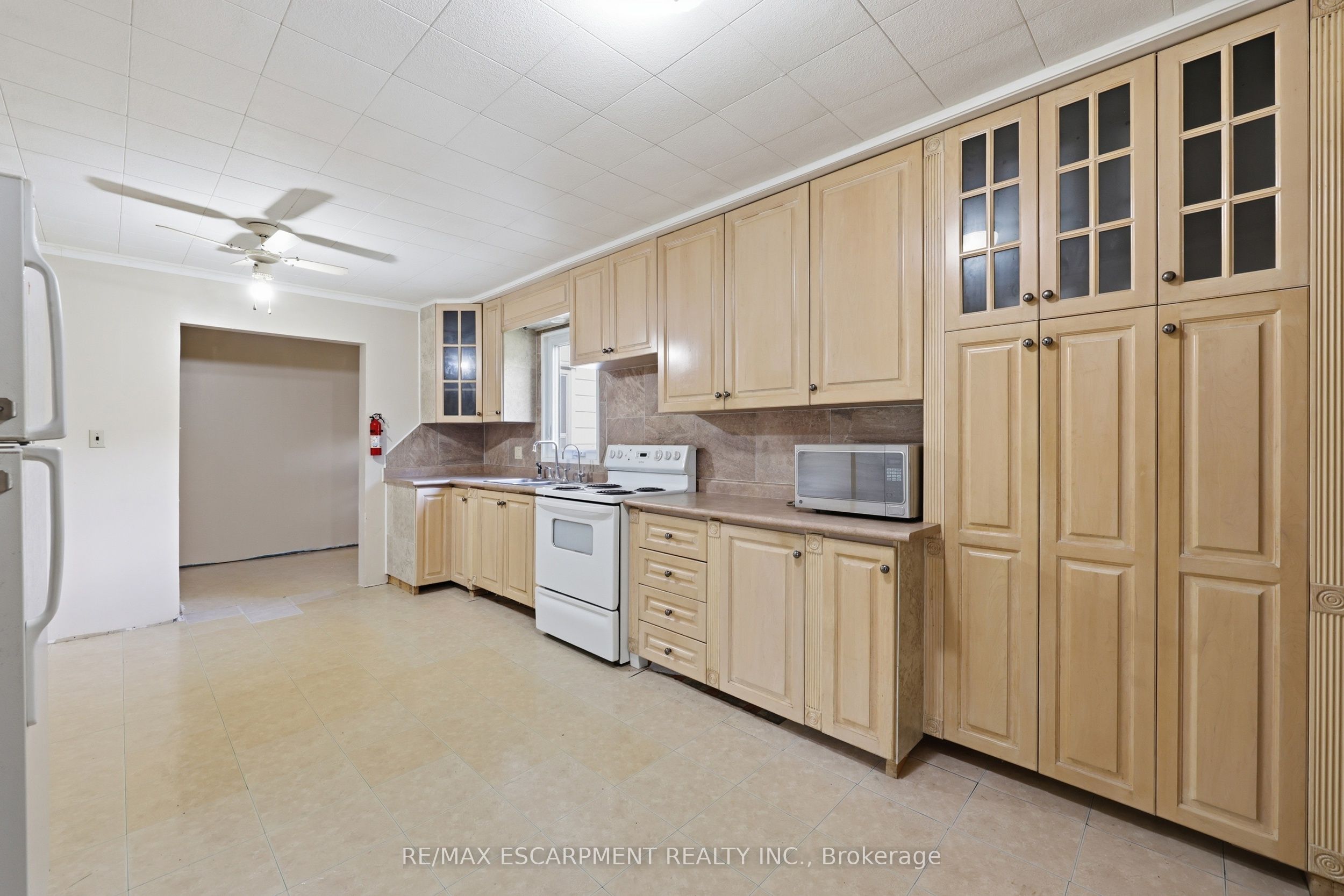 8404 Chippewa Road Property Photo 22