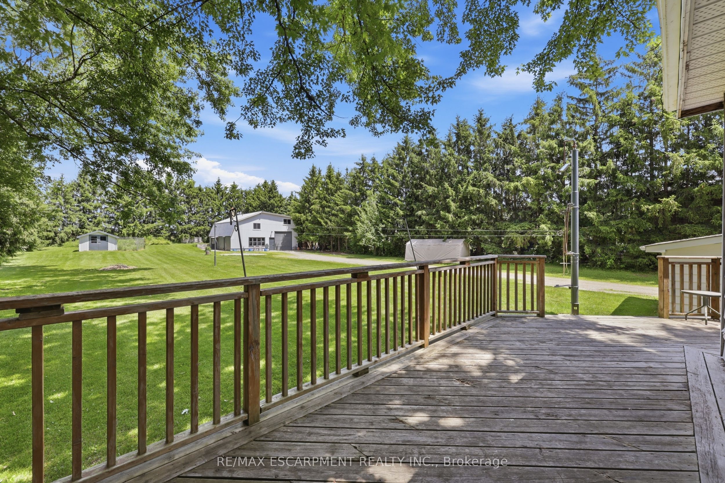8404 Chippewa Road Property Photo 33