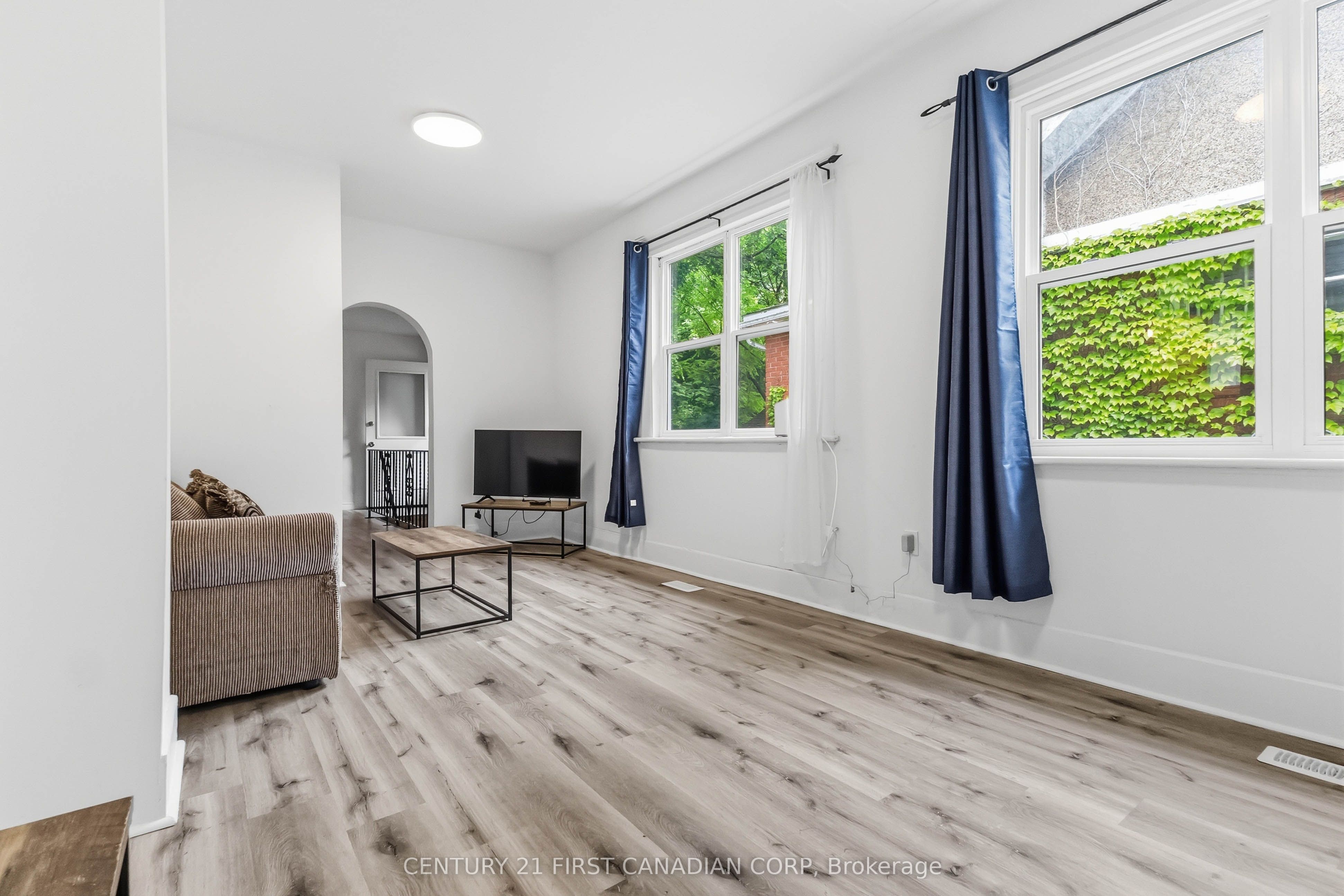 215 Bernard Avenue Property Photo 8