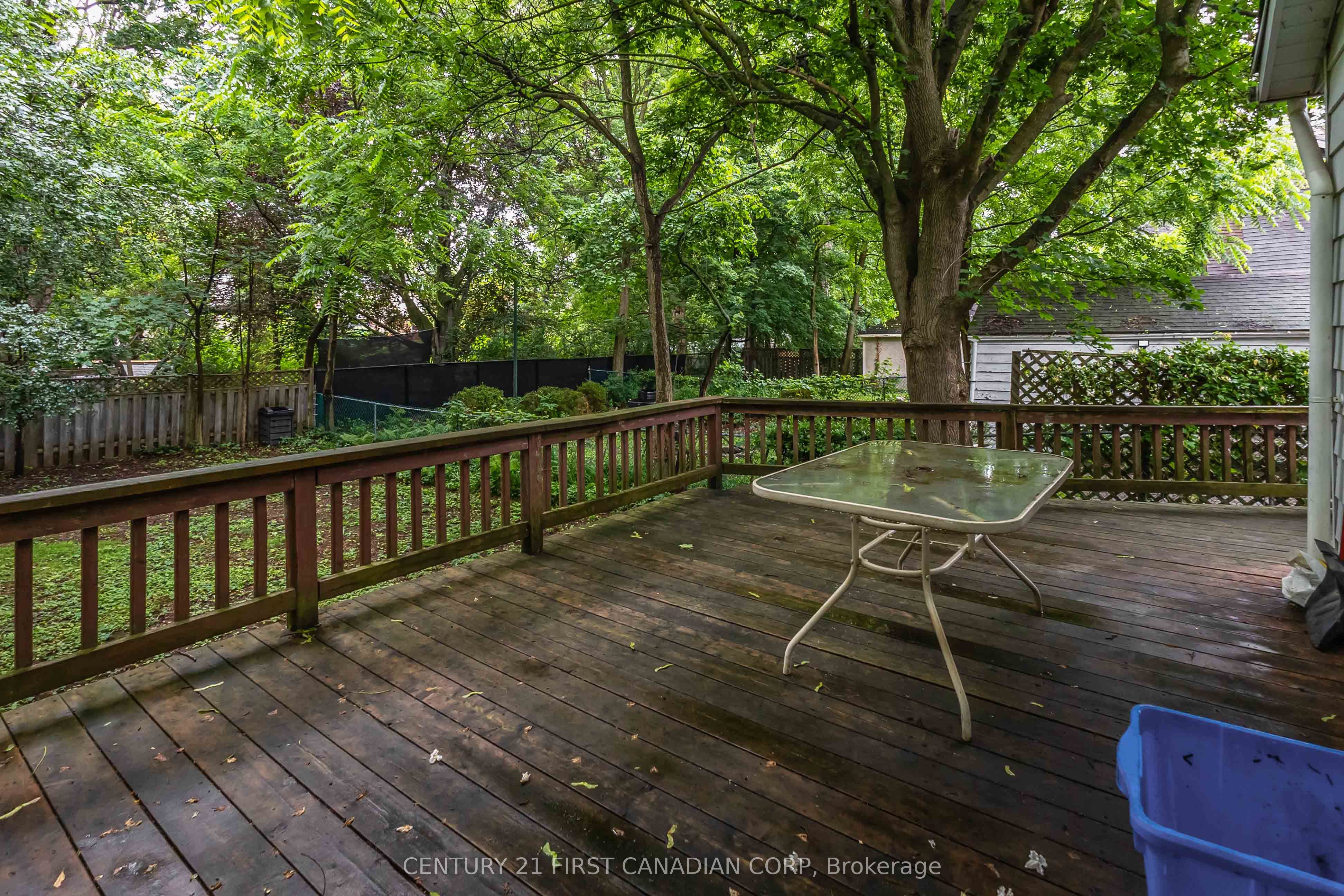 215 Bernard Avenue Property Photo 31