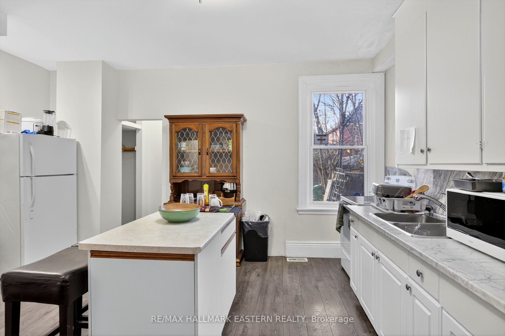 271 Thomas Street Property Photo 5