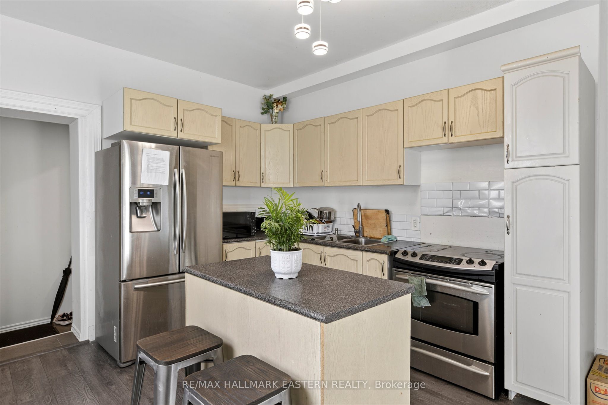 271 Thomas Street Property Photo 10