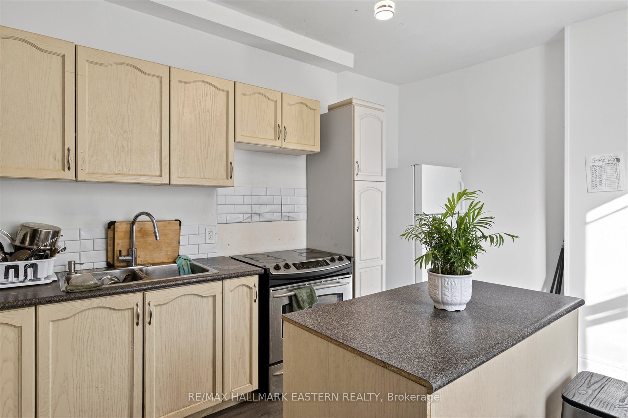 271 Thomas Street Property Photo 11