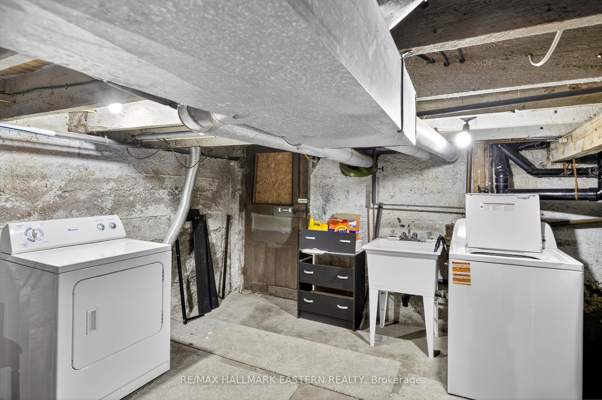 271 Thomas Street Property Photo 29